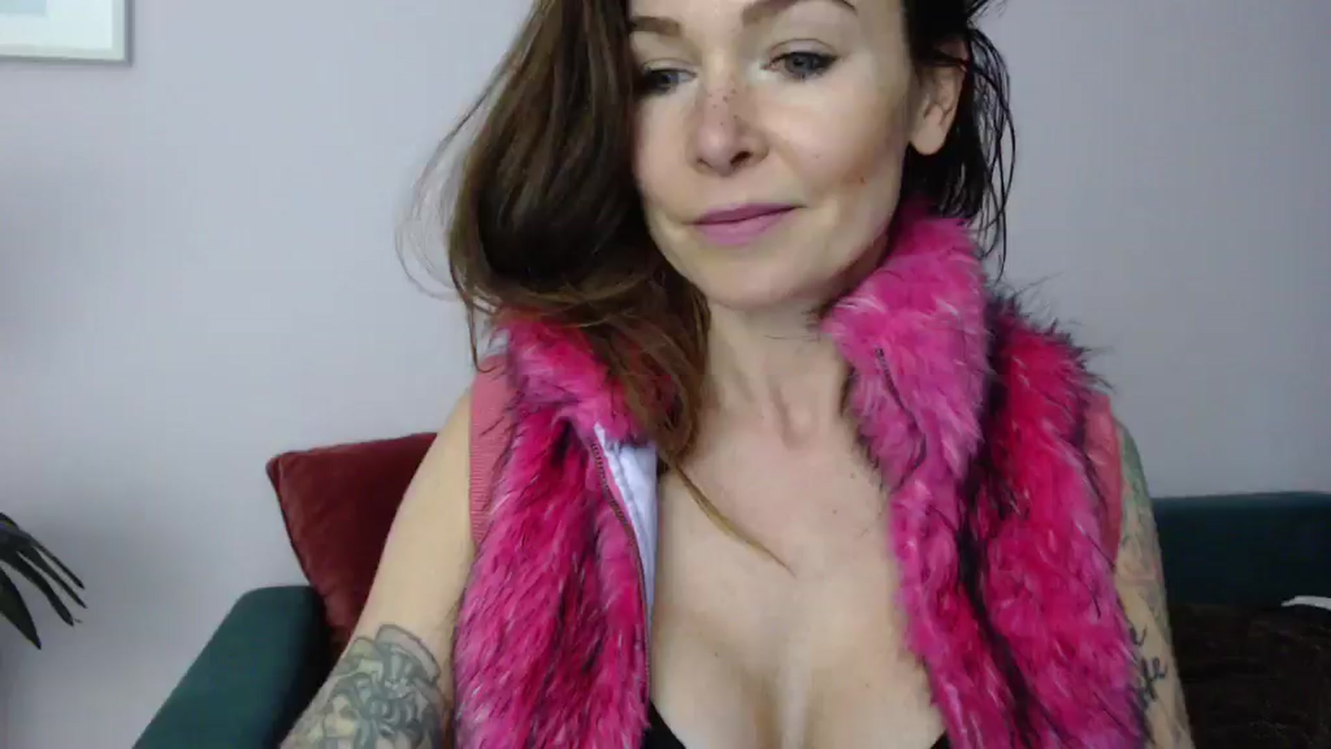 Gallery image thumbnail from Delilah_sweet's myfreecams stream on, 05/08/2025, 16:36 image 9 of 20