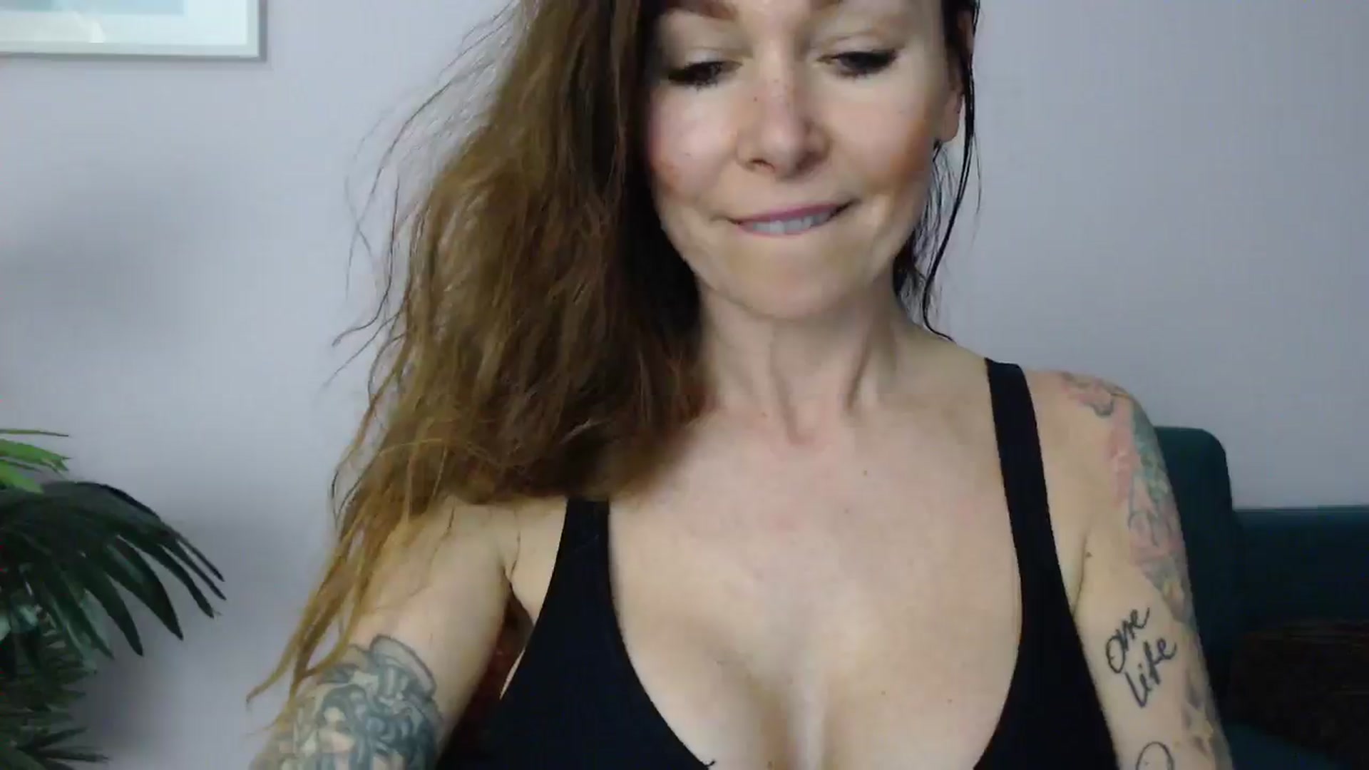 Gallery image thumbnail from Delilah_sweet's myfreecams stream on, 05/12/2025, 17:11 image 19 of 20