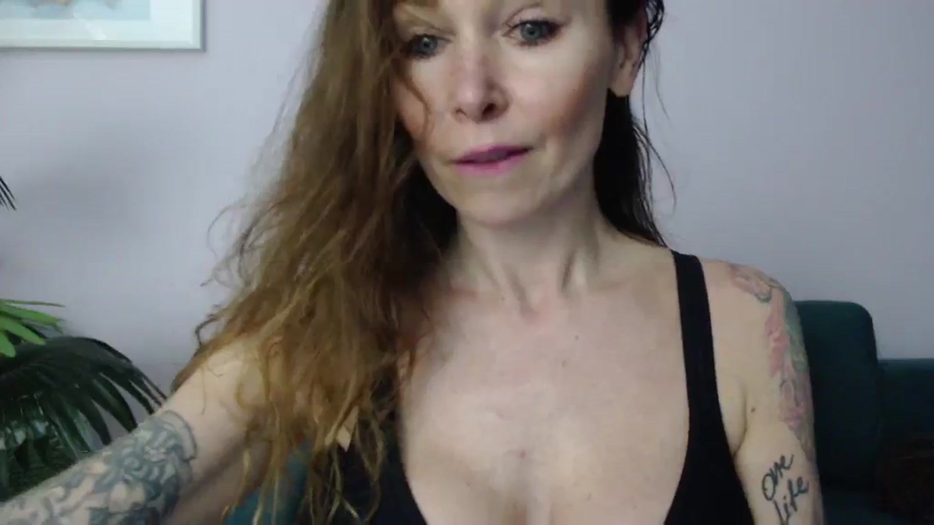 Gallery image thumbnail from Delilah_sweet's myfreecams stream on, 05/19/2025, 18:22 image 15 of 20