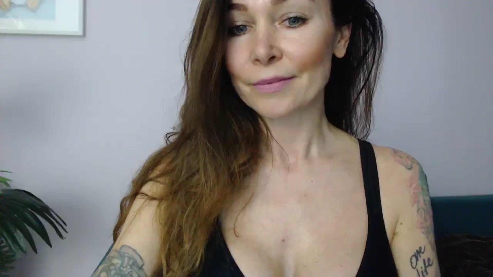 Gallery image thumbnail from Delilah_sweet's myfreecams stream on, 05/20/2025, 16:17 image 13 of 20