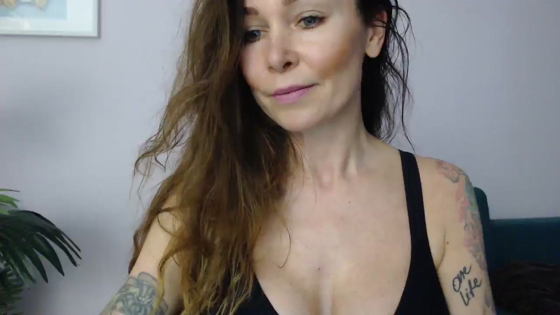 Gallery image thumbnail from Delilah_sweet's myfreecams stream on, 05/20/2025, 16:17 image 17 of 20
