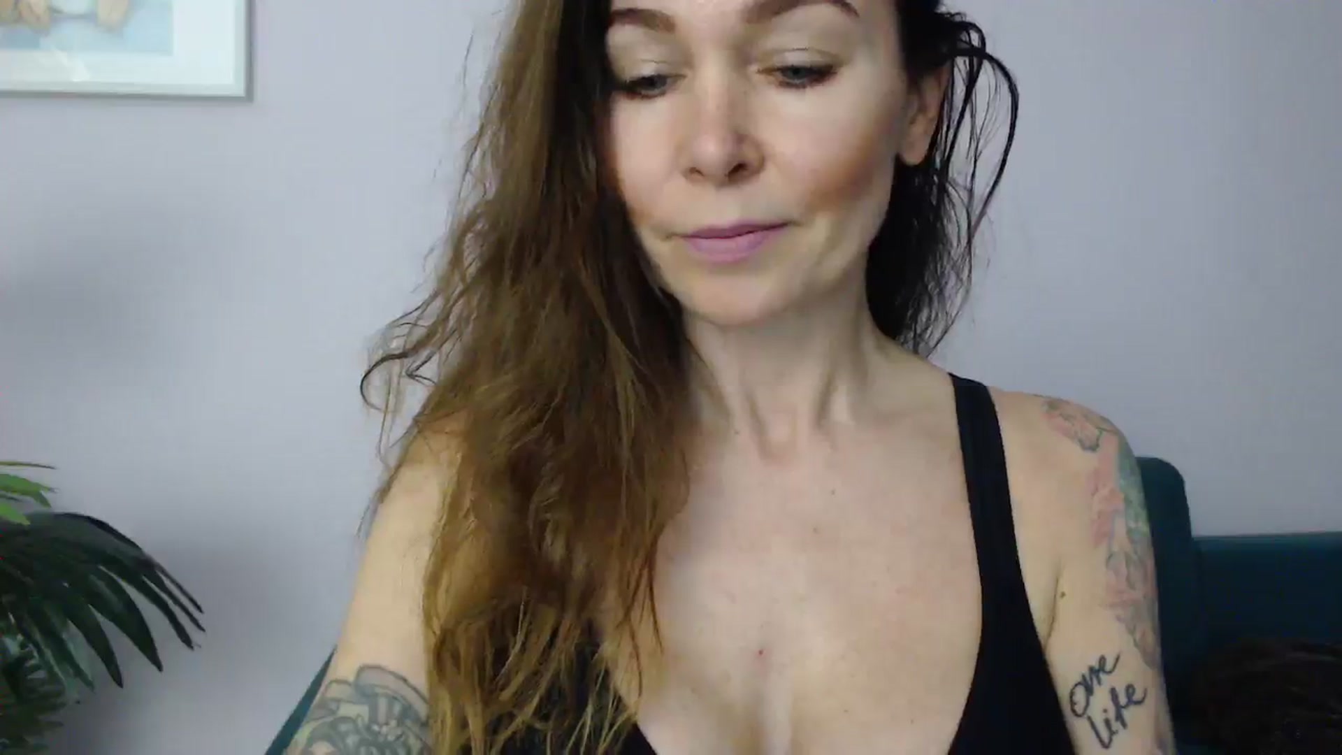 Gallery image thumbnail from Delilah_sweet's myfreecams stream on, 05/20/2025, 16:17 image 7 of 20