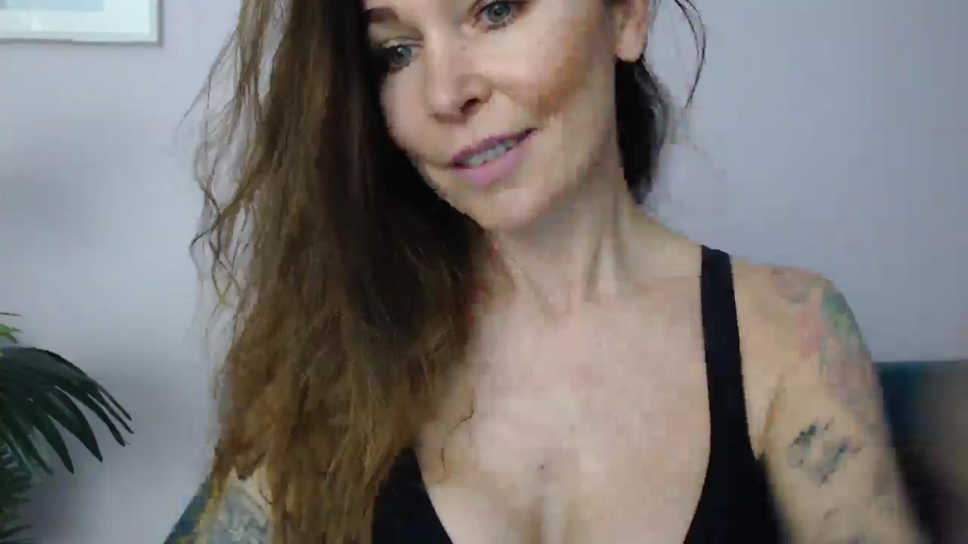 Gallery image thumbnail from Delilah_sweet's myfreecams stream on, 05/20/2025, 16:17 image 15 of 20
