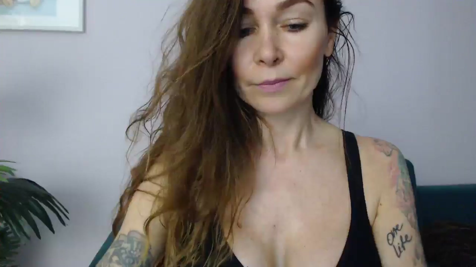 Gallery image thumbnail from Delilah_sweet's myfreecams stream on, 05/20/2025, 16:17 image 16 of 20