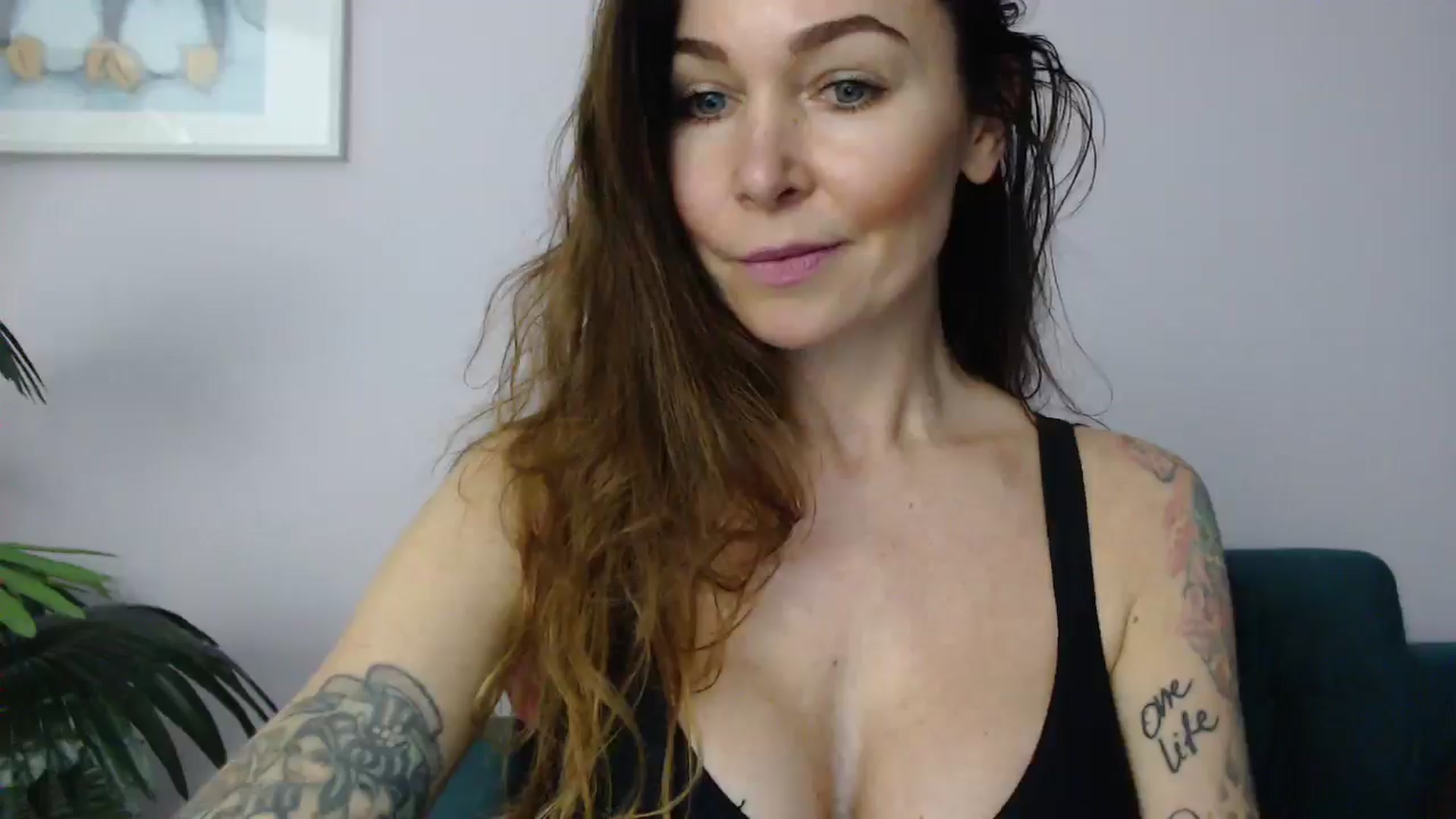 Gallery image thumbnail from Delilah_sweet's myfreecams stream on, 05/20/2025, 18:08 image 10 of 20