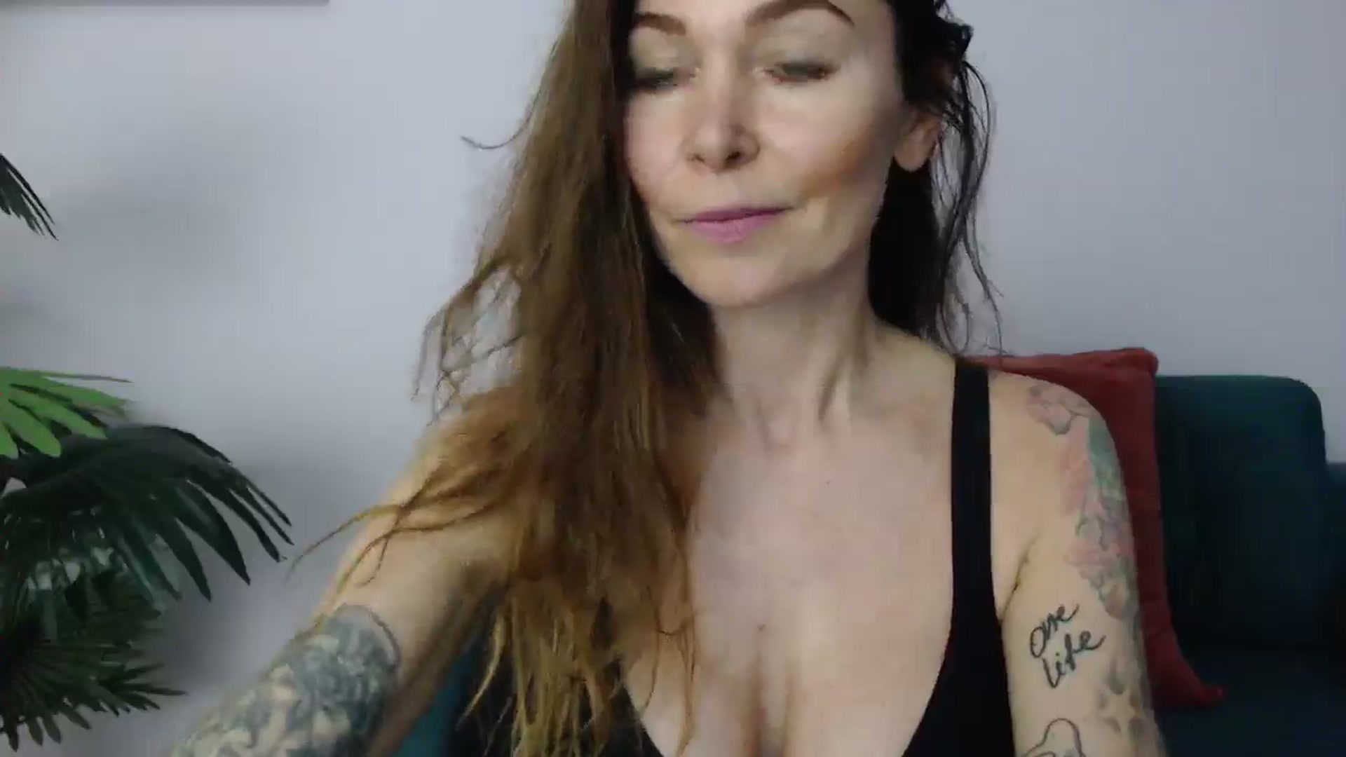 Gallery image thumbnail from Delilah_sweet's myfreecams stream on, 05/20/2025, 18:08 image 14 of 20