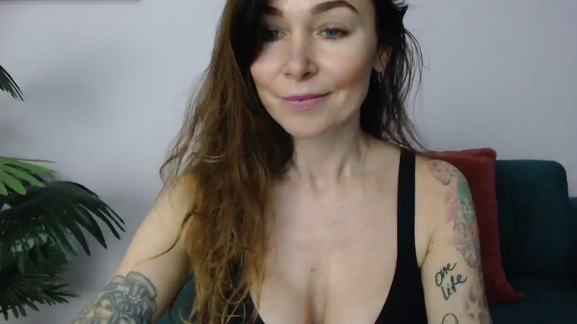 Gallery image thumbnail from Delilah_sweet's myfreecams stream on, 05/20/2025, 18:08 image 16 of 20