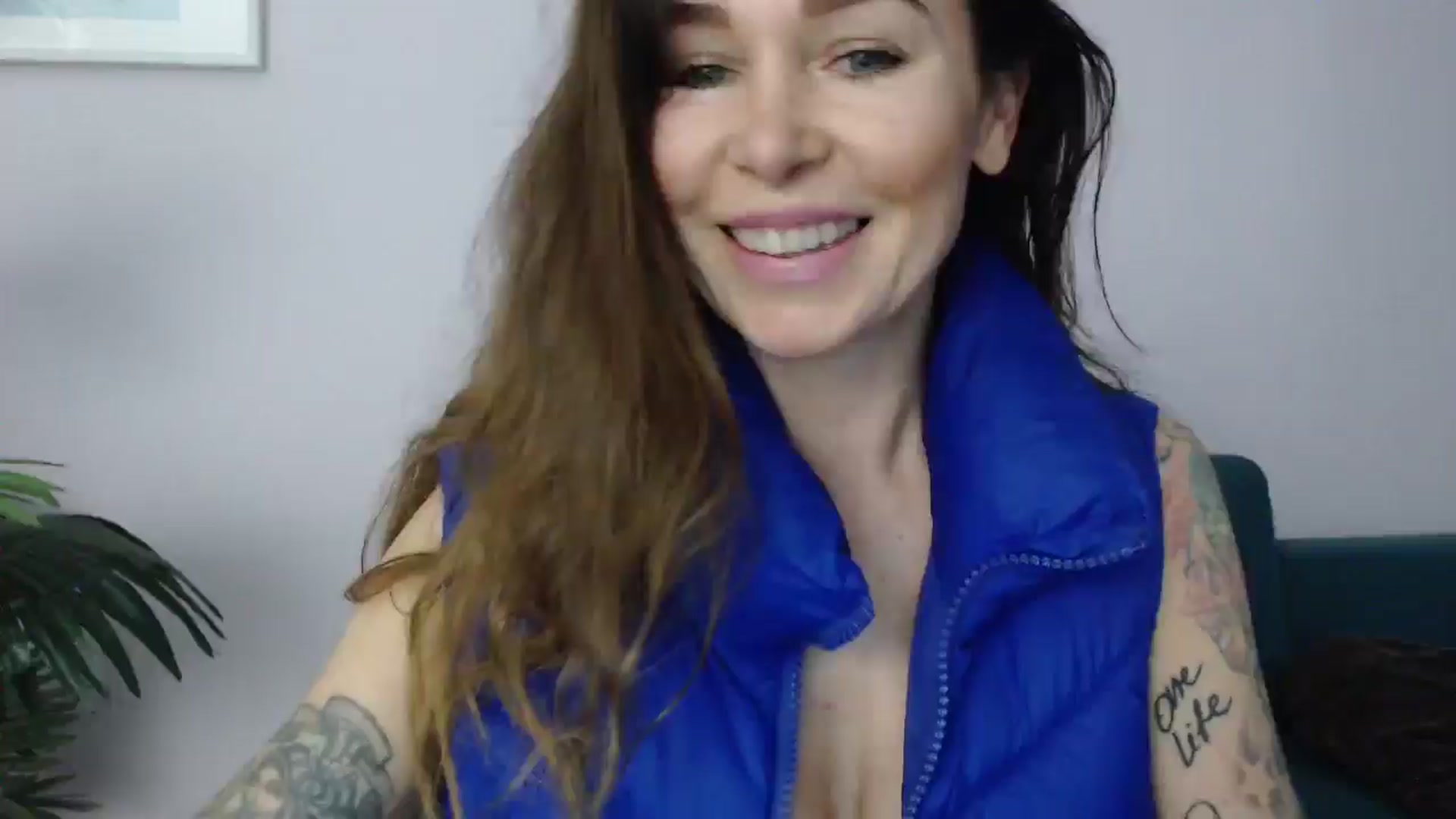 Gallery image thumbnail from Delilah_sweet's myfreecams stream on, 05/21/2025, 16:24 image 1 of 20