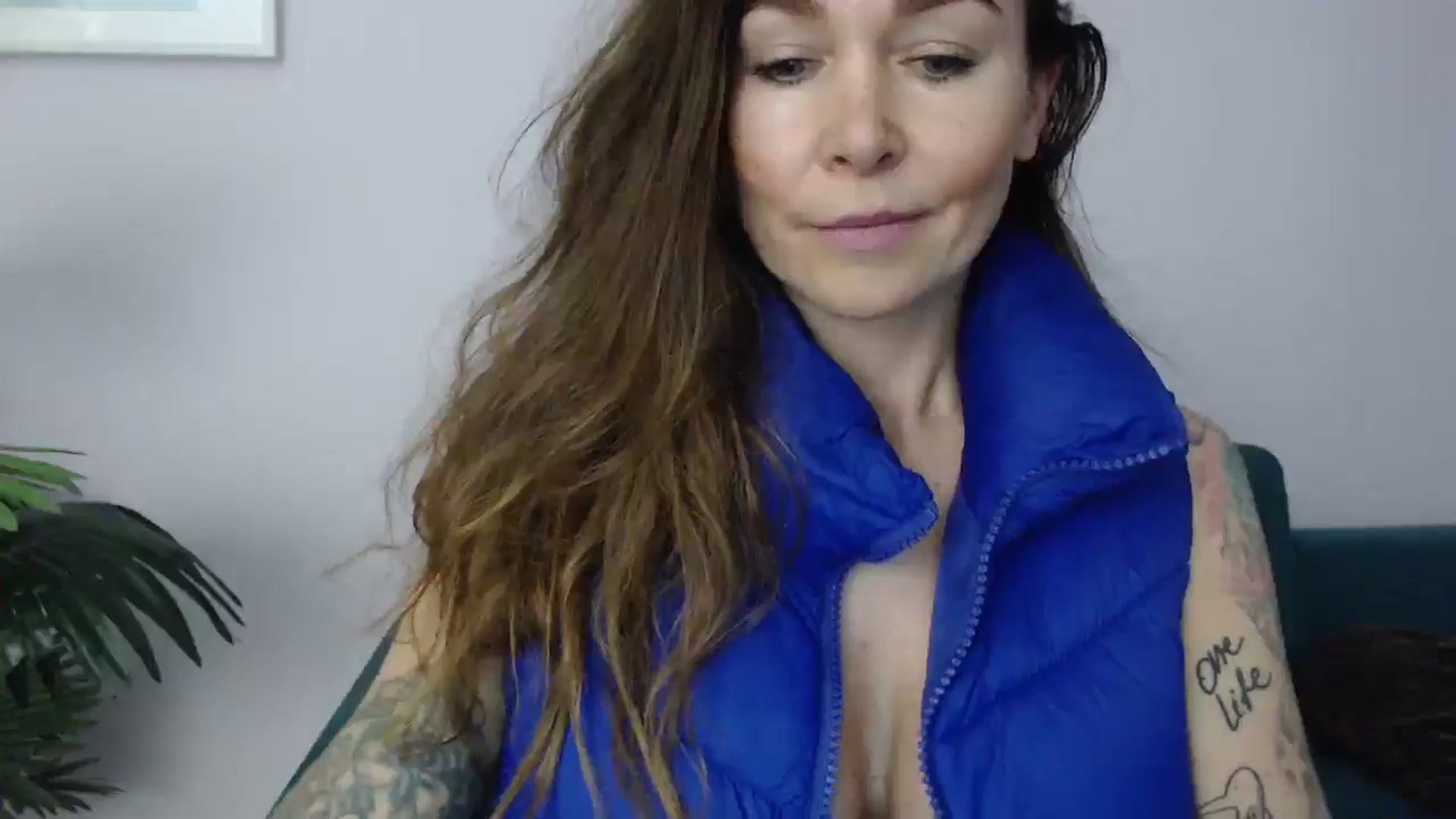 Gallery image thumbnail from Delilah_sweet's myfreecams stream on, 05/21/2025, 16:24 image 9 of 20