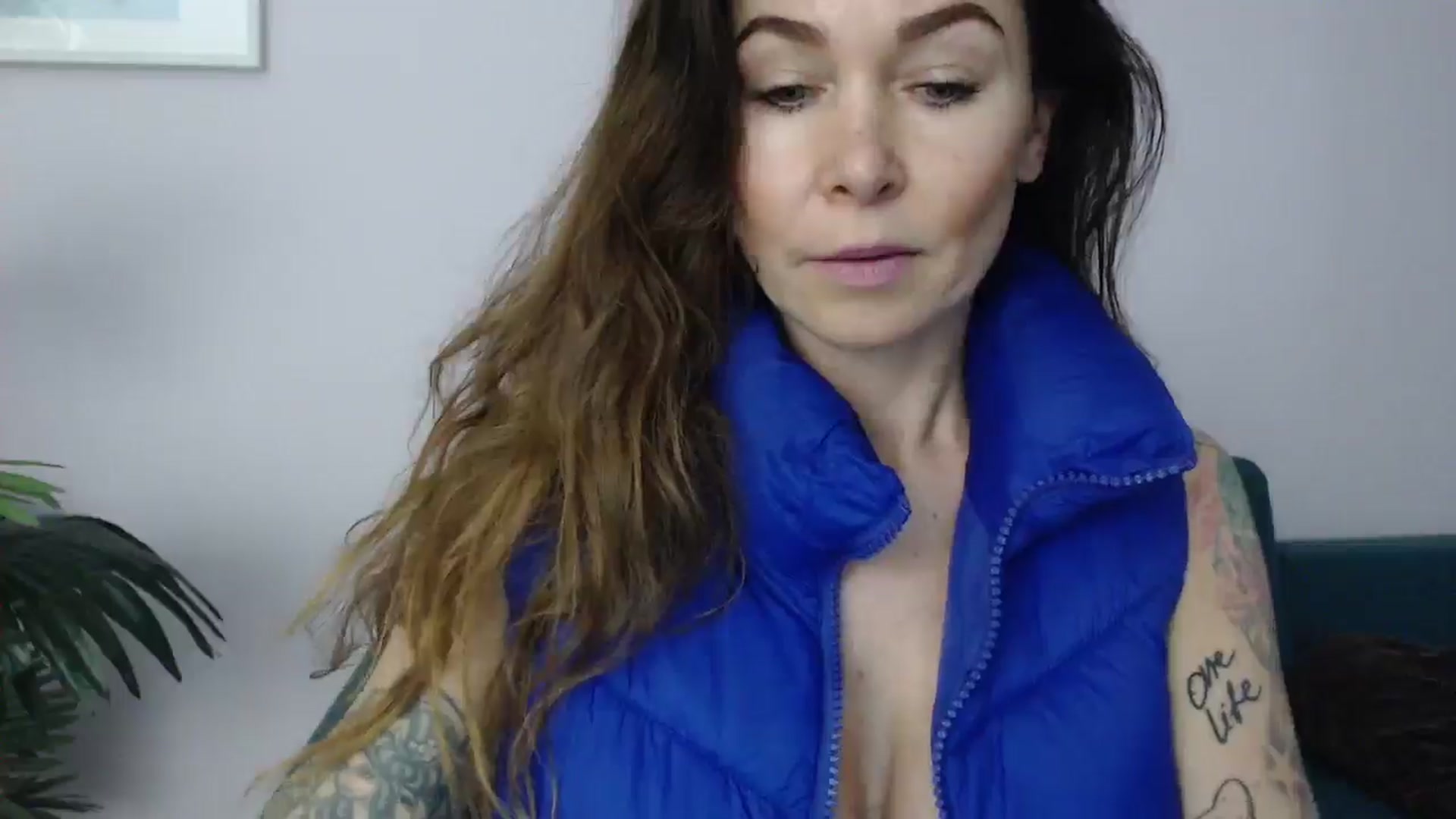 Gallery image thumbnail from Delilah_sweet's myfreecams stream on, 05/21/2025, 16:24 image 6 of 20