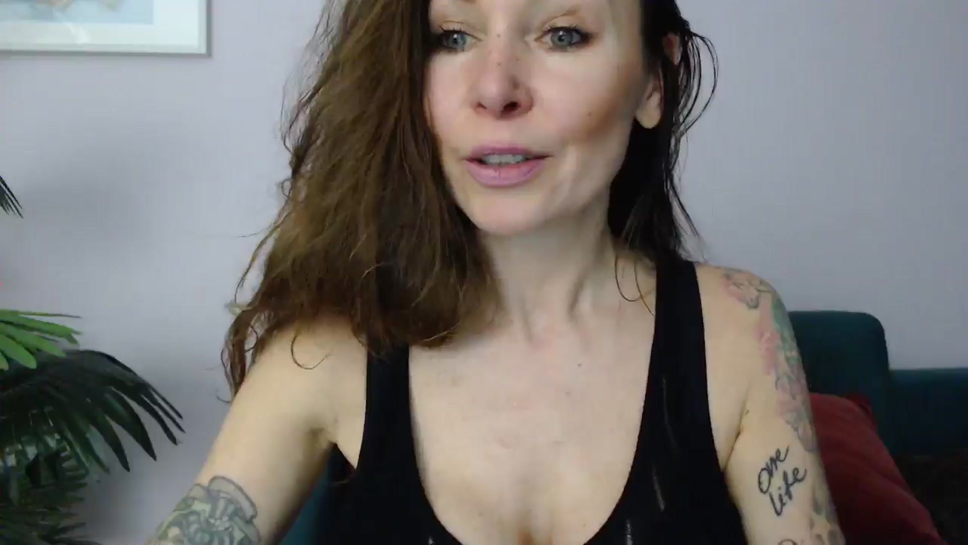 Gallery image thumbnail from Delilah_sweet's myfreecams stream on, 05/26/2025, 16:20 image 15 of 20