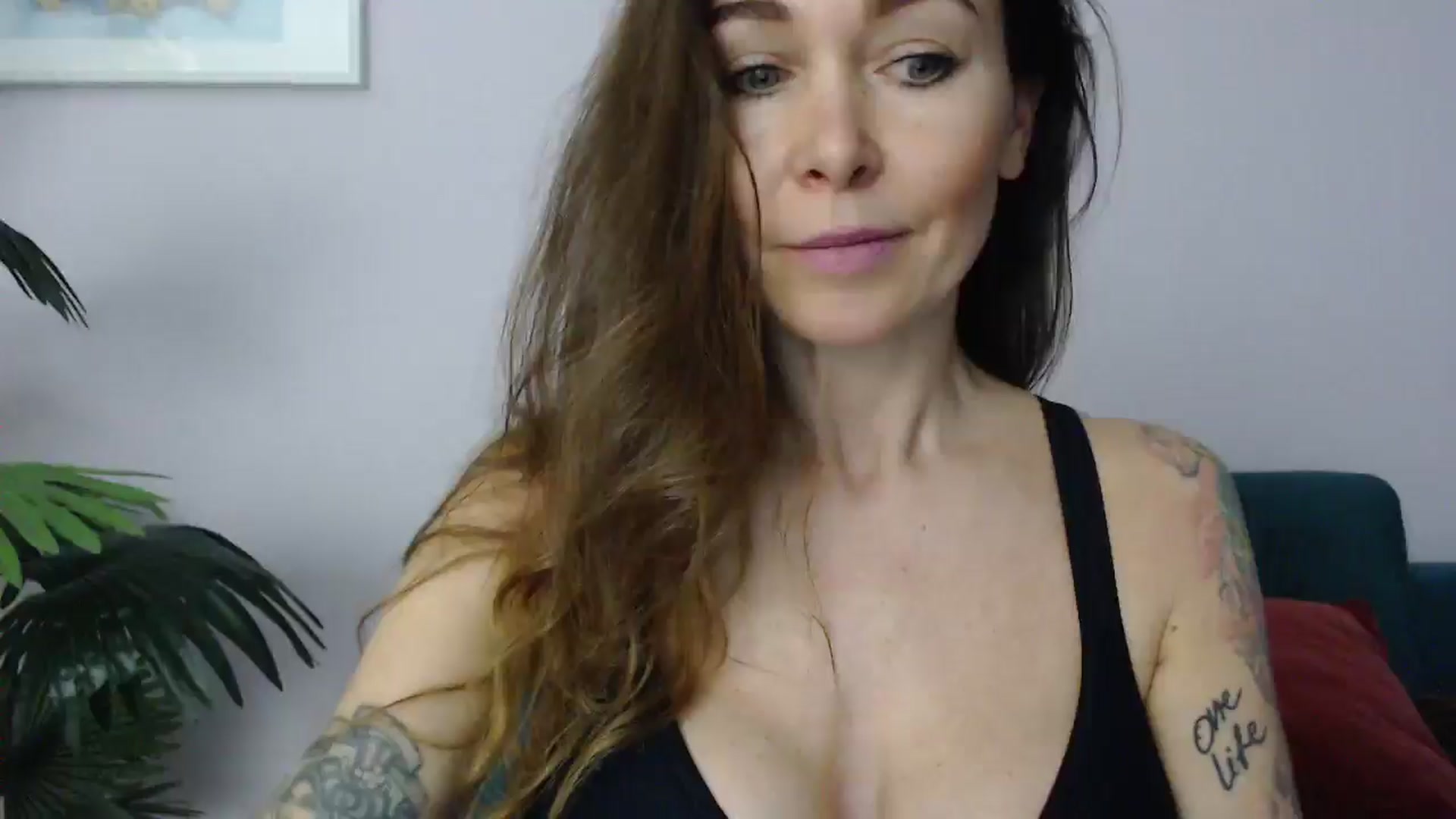 Gallery image thumbnail from Delilah_sweet's myfreecams stream on, 05/27/2025, 16:32 image 15 of 20