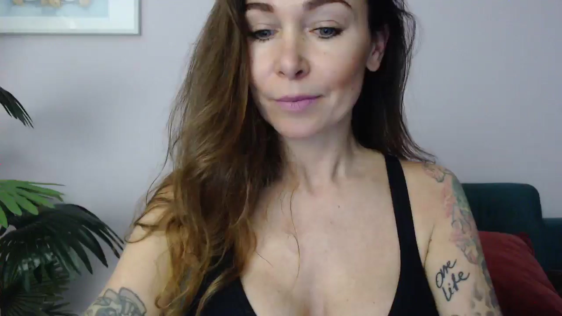 Gallery image thumbnail from Delilah_sweet's myfreecams stream on, 05/27/2025, 16:32 image 11 of 20