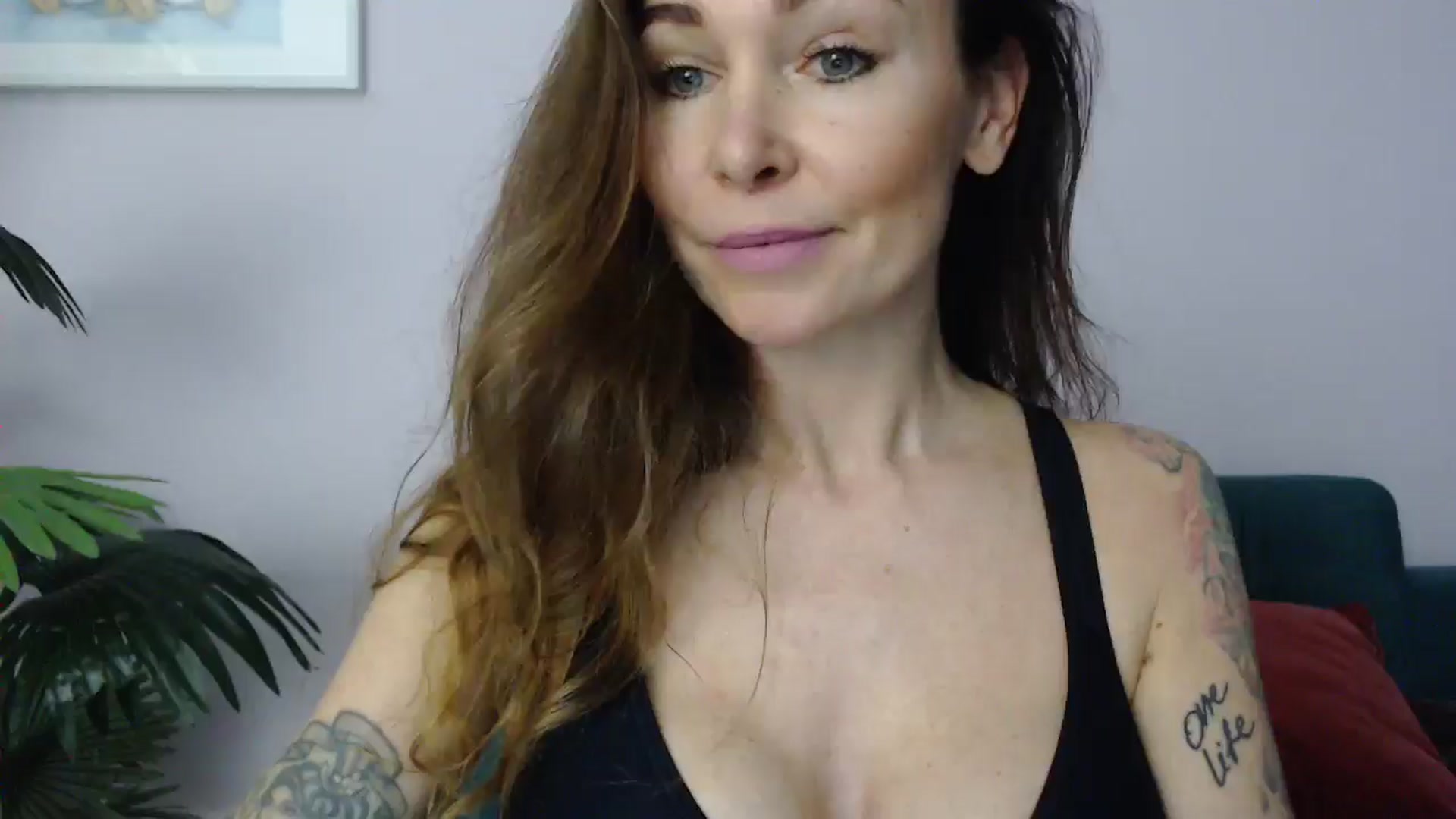 Gallery image thumbnail from Delilah_sweet's myfreecams stream on, 05/27/2025, 16:32 image 10 of 20