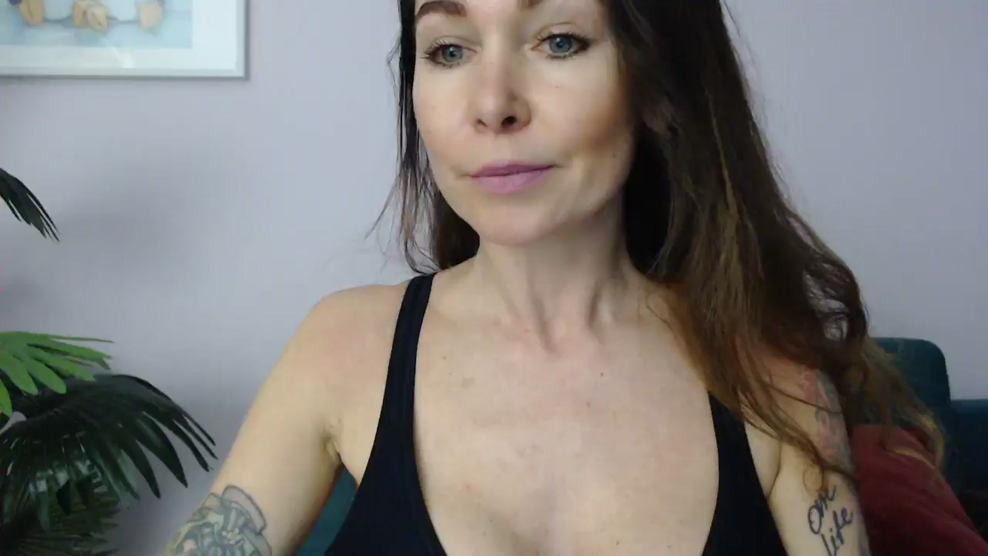 Gallery image thumbnail from Delilah_sweet's myfreecams stream on, 05/27/2025, 16:32 image 9 of 20