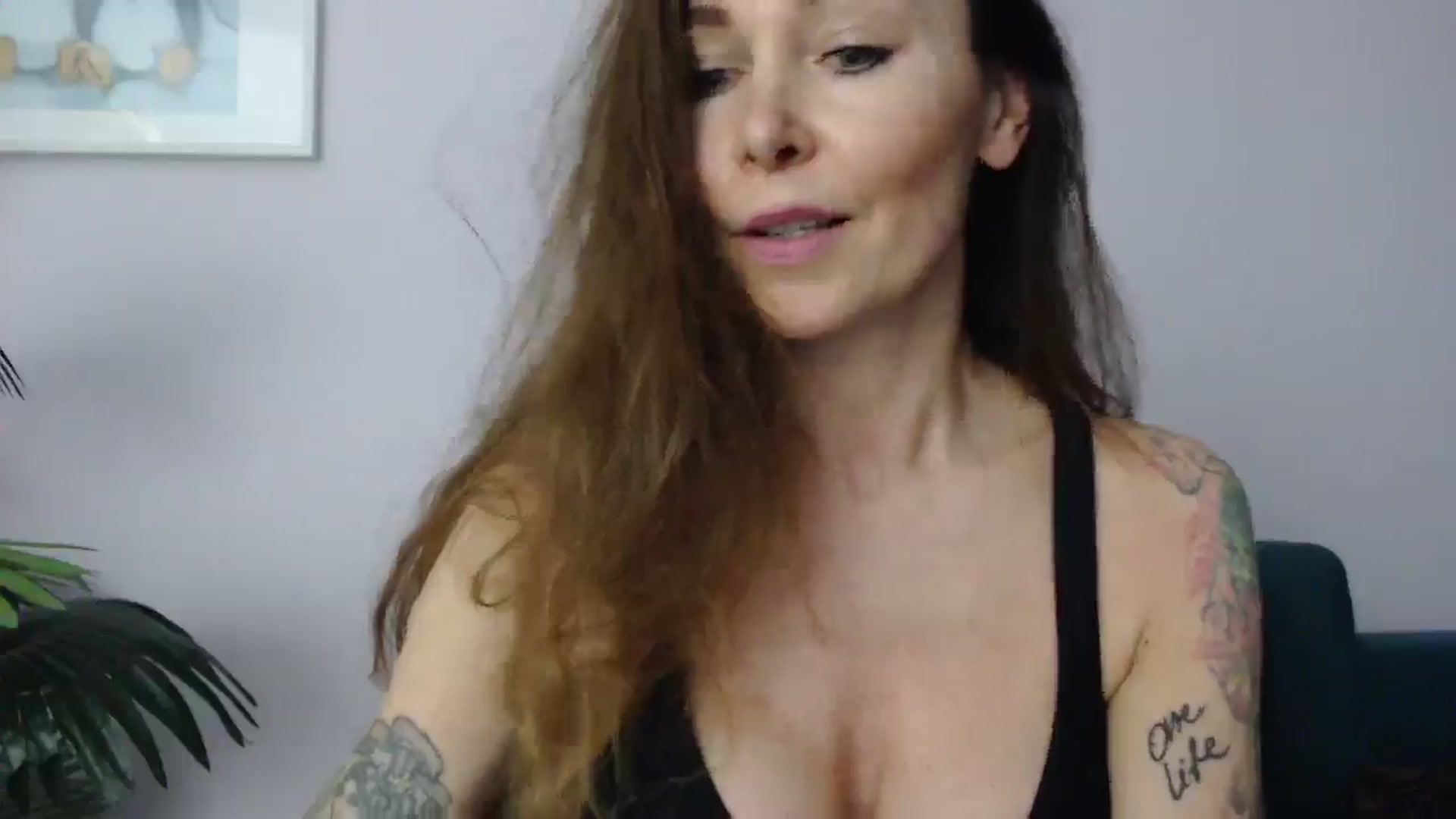 Gallery image thumbnail from Delilah_sweet's myfreecams stream on, 05/27/2025, 18:10 image 19 of 20