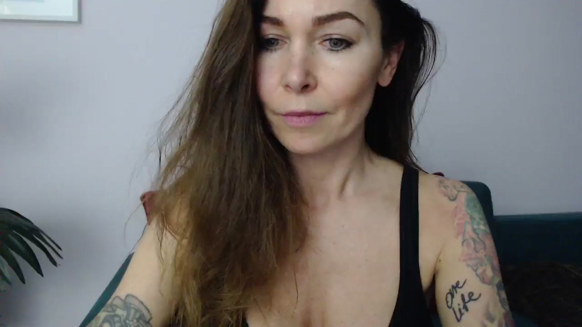 Gallery image thumbnail from Delilah_sweet's myfreecams stream on, 05/27/2025, 18:30 image 17 of 20