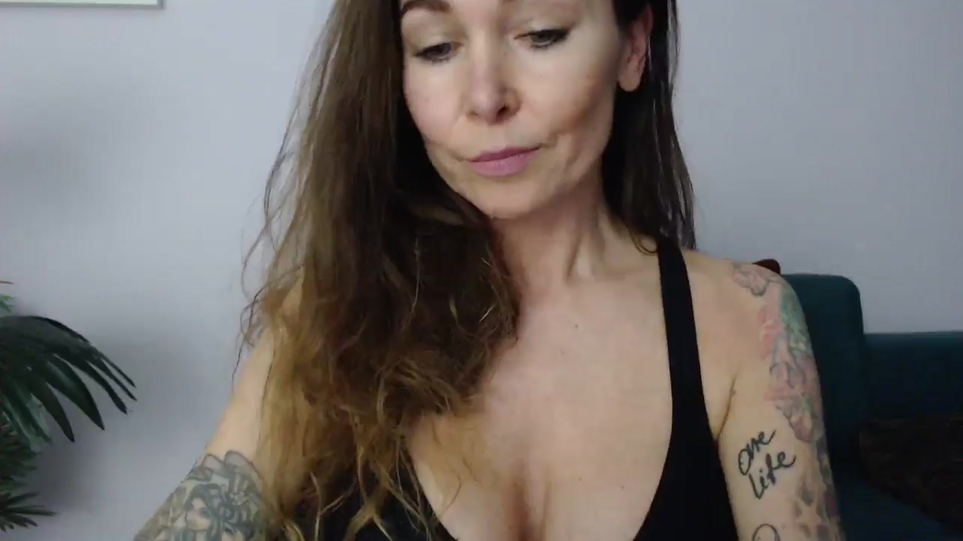 Gallery image thumbnail from Delilah_sweet's myfreecams stream on, 05/27/2025, 18:30 image 2 of 20