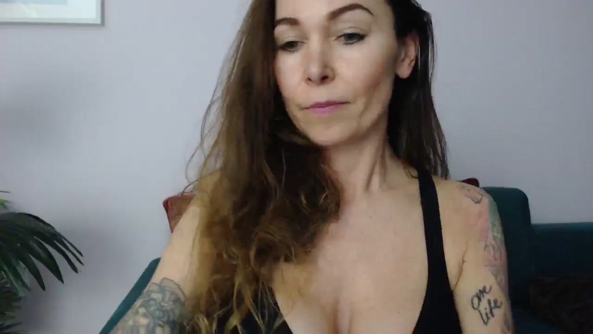 Gallery image thumbnail from Delilah_sweet's myfreecams stream on, 05/27/2025, 18:30 image 3 of 20