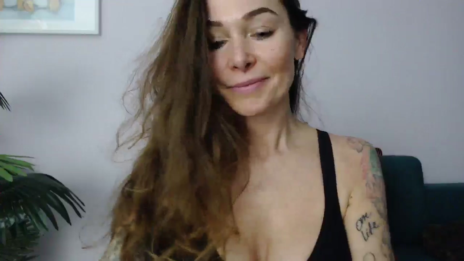 Gallery image thumbnail from Delilah_sweet's myfreecams stream on, 05/28/2025, 16:53 image 12 of 20