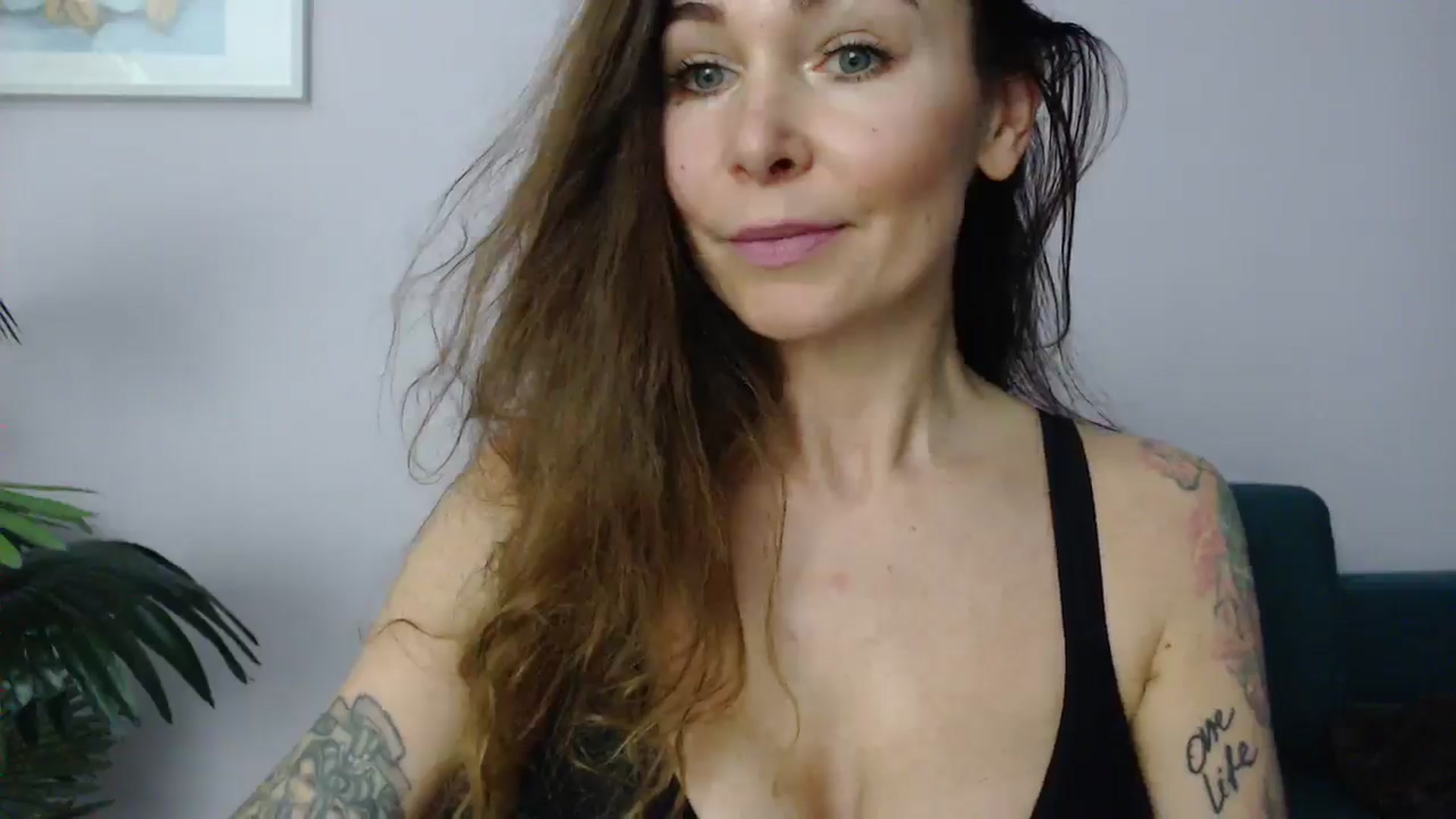 Gallery image thumbnail from Delilah_sweet's myfreecams stream on, 05/28/2025, 16:53 image 10 of 20