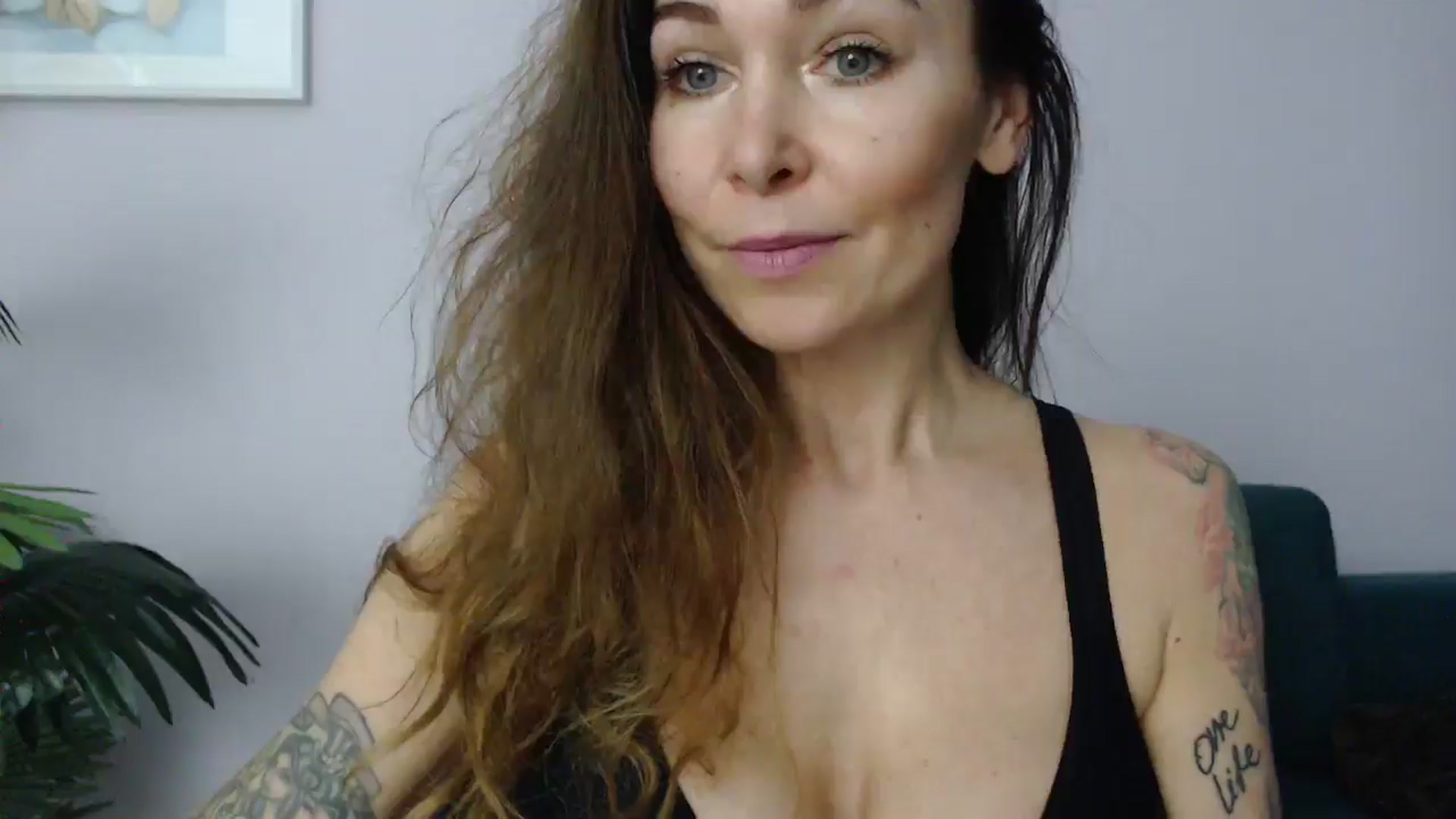 Gallery image thumbnail from Delilah_sweet's myfreecams stream on, 05/28/2025, 16:53 image 9 of 20