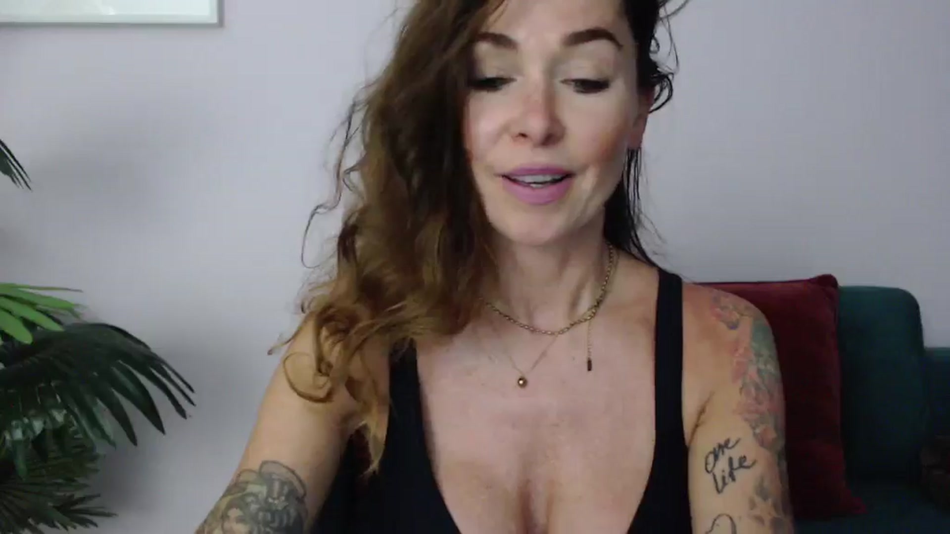 Gallery image thumbnail from Delilah_sweet's myfreecams stream on, 06/09/2025, 16:30 image 7 of 20