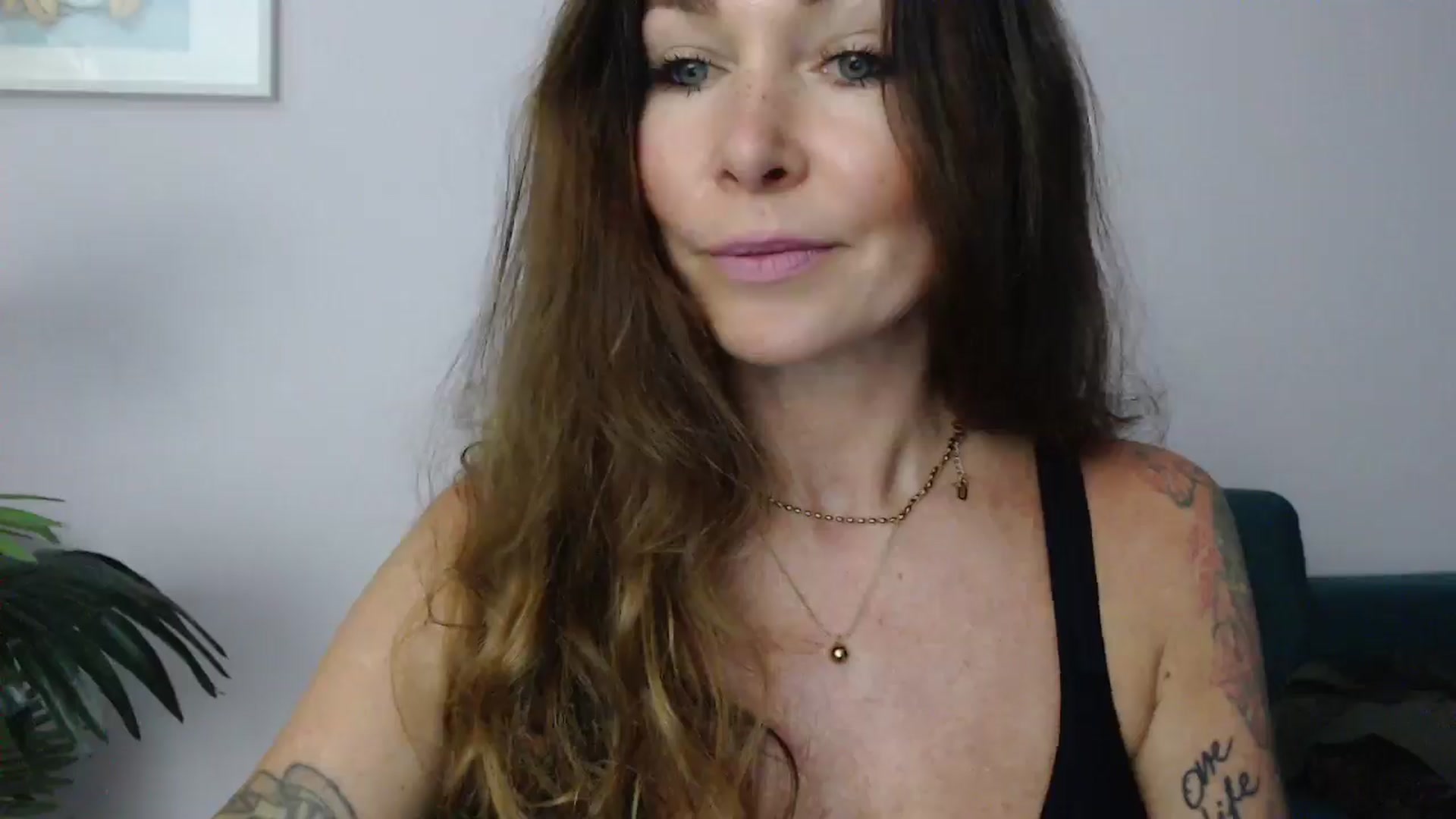 Gallery image thumbnail from Delilah_sweet's myfreecams stream on, 06/10/2025, 17:17 image 8 of 20