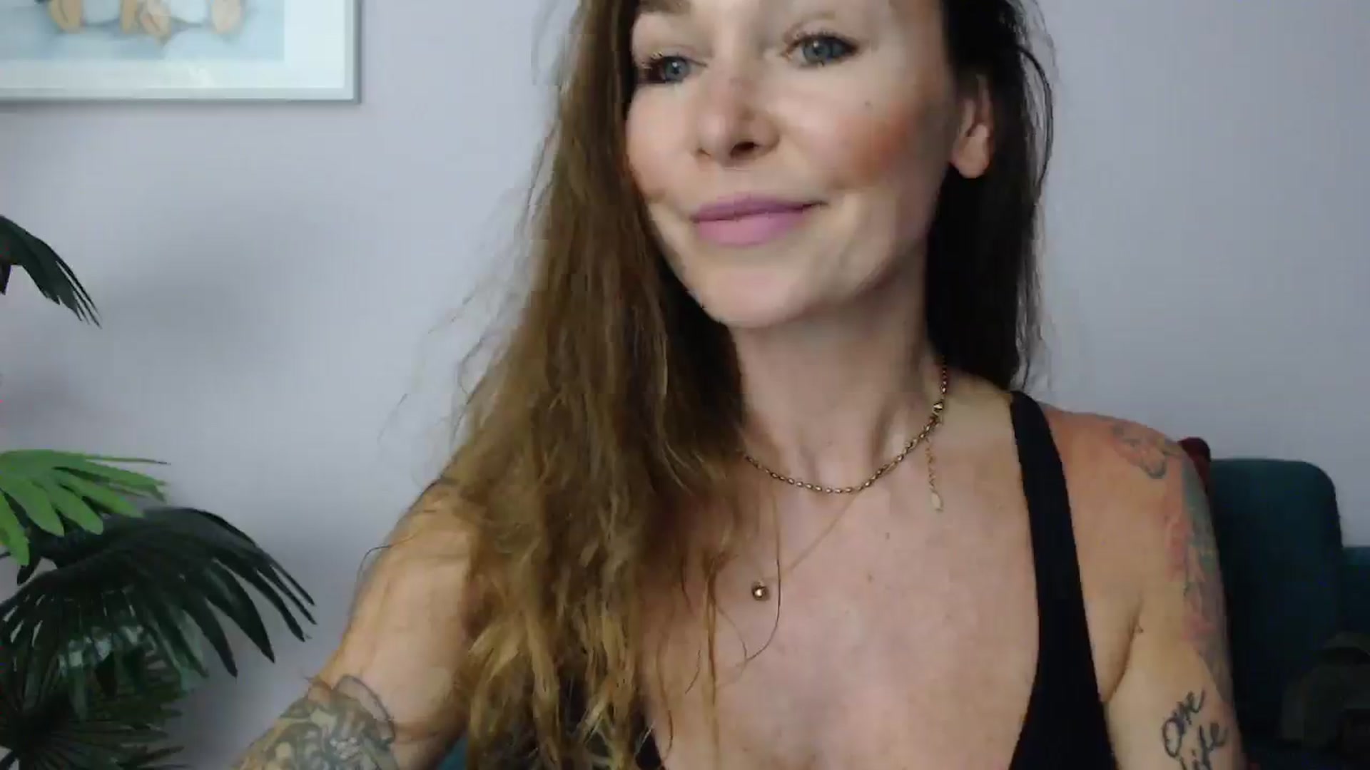 Gallery image thumbnail from Delilah_sweet's myfreecams stream on, 06/10/2025, 17:17 image 17 of 20