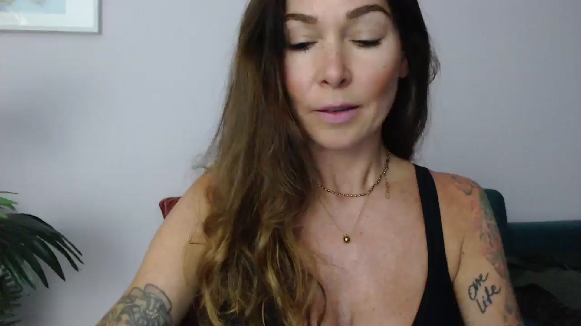 Gallery image thumbnail from Delilah_sweet's myfreecams stream on, 06/10/2025, 17:17 image 11 of 20