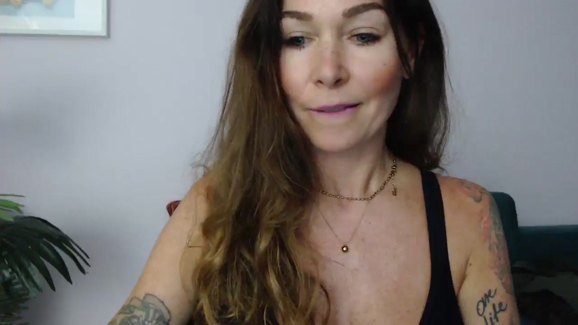 Gallery image thumbnail from Delilah_sweet's myfreecams stream on, 06/10/2025, 17:17 image 10 of 20