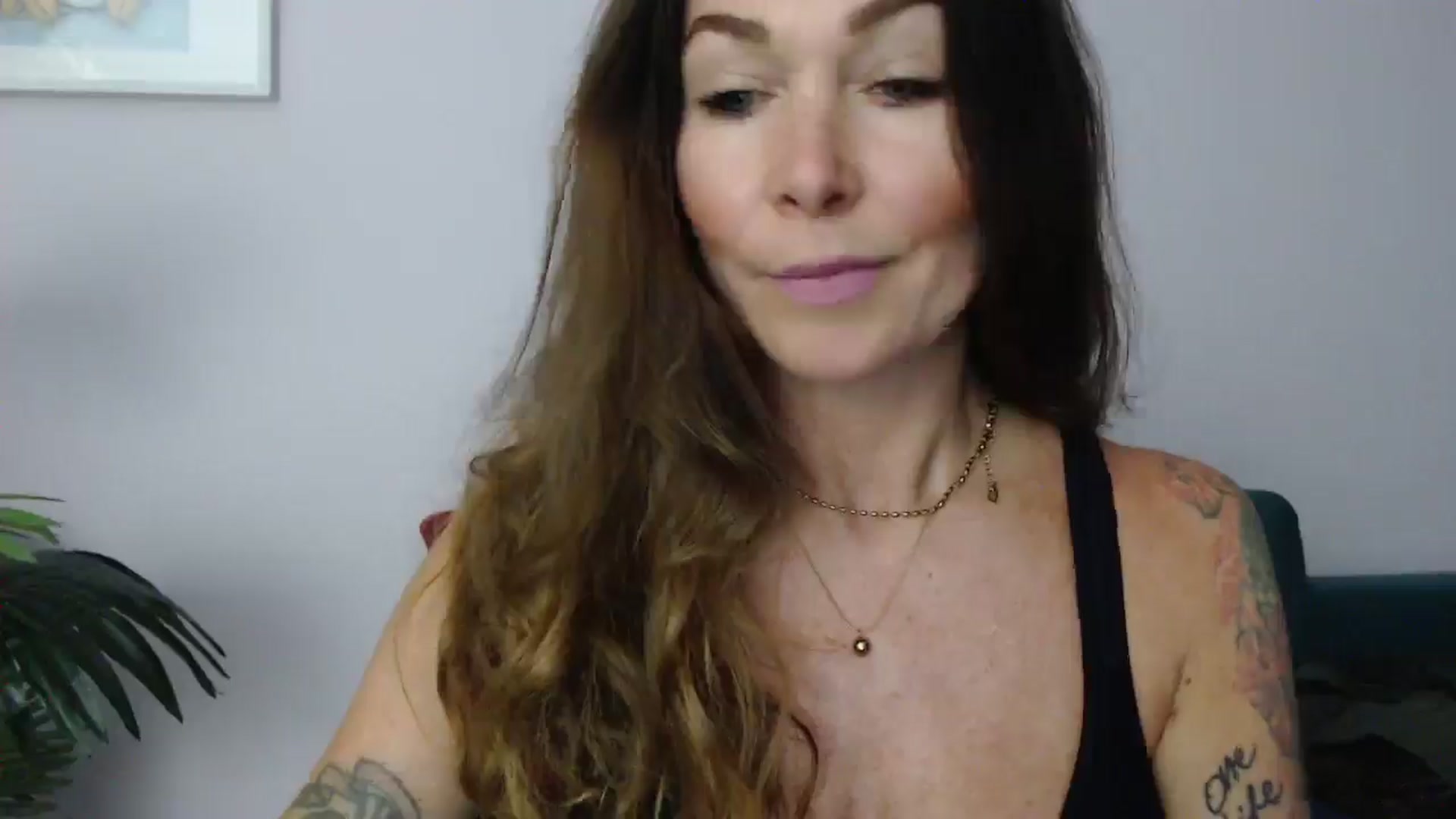 Gallery image thumbnail from Delilah_sweet's myfreecams stream on, 06/10/2025, 17:17 image 7 of 20