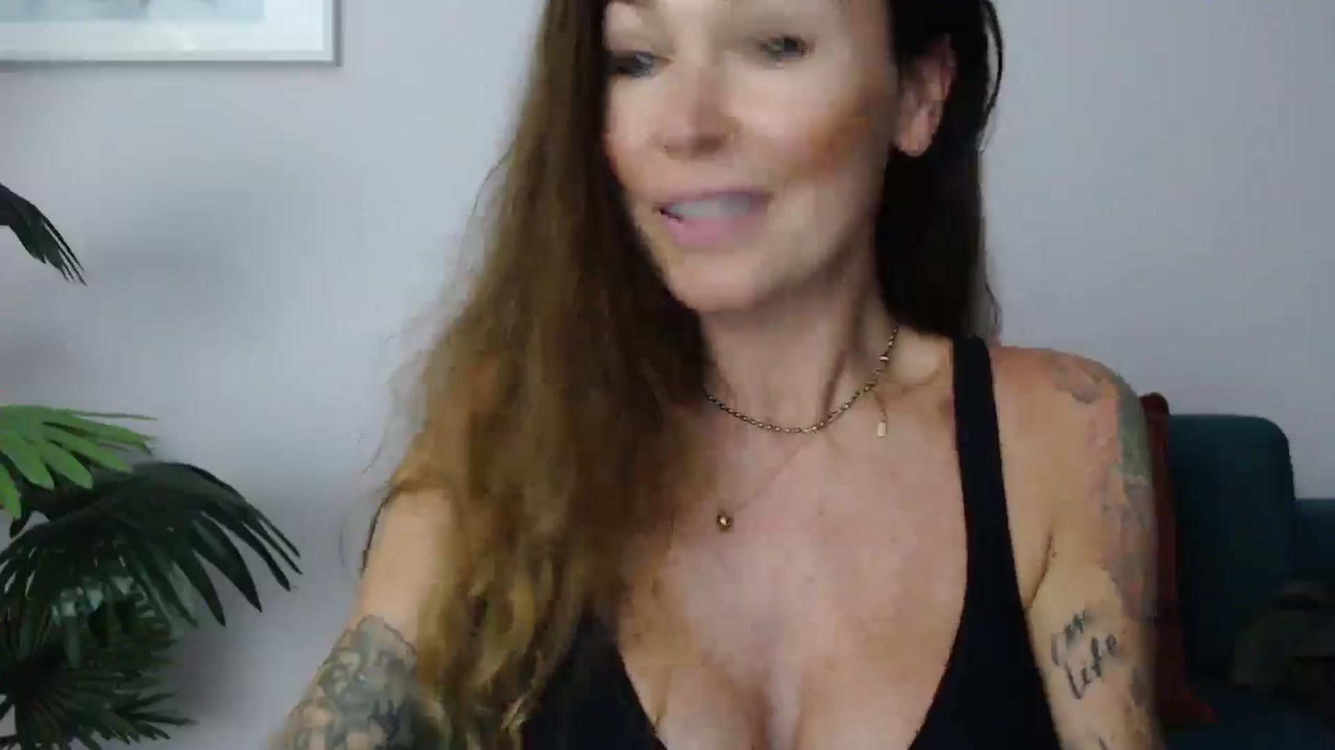 Gallery image thumbnail from Delilah_sweet's myfreecams stream on, 06/10/2025, 17:17 image 19 of 20