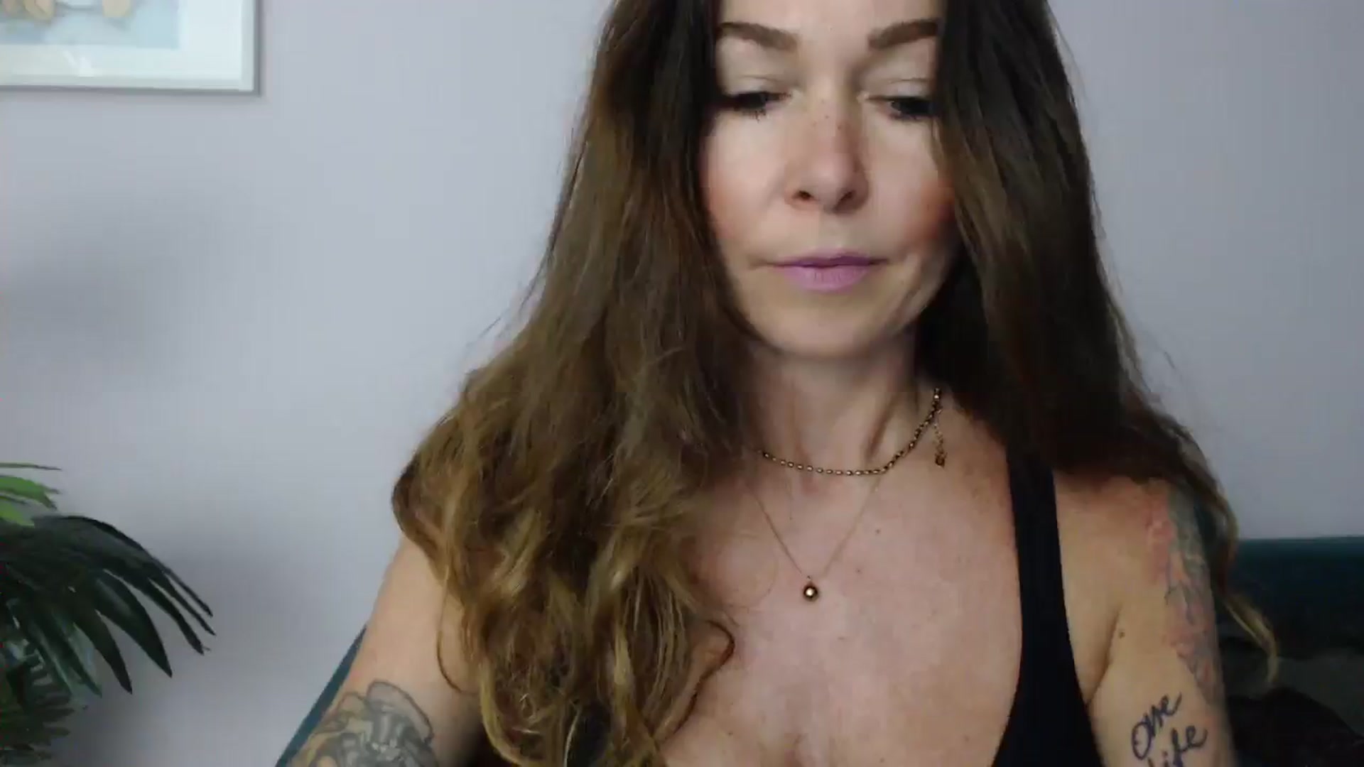 Gallery image thumbnail from Delilah_sweet's myfreecams stream on, 06/10/2025, 17:17 image 6 of 20