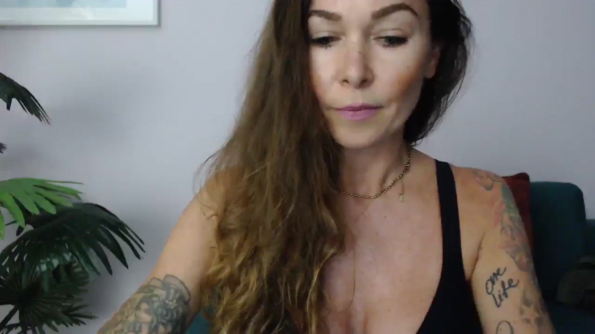 Gallery image thumbnail from Delilah_sweet's myfreecams stream on, 06/10/2025, 17:31 image 9 of 20
