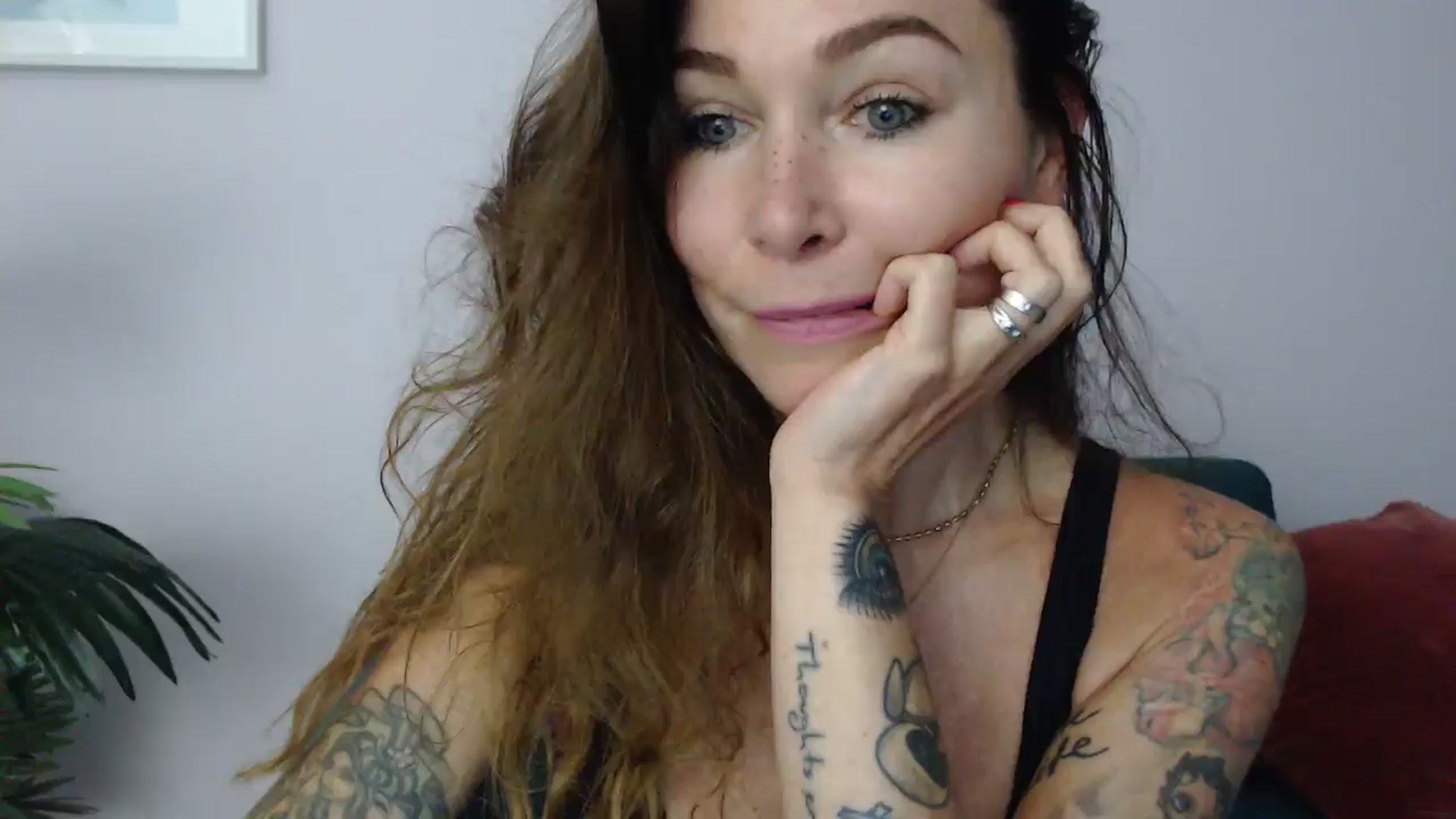 Gallery image thumbnail from Delilah_sweet's myfreecams stream on, 06/12/2025, 15:37 image 14 of 20
