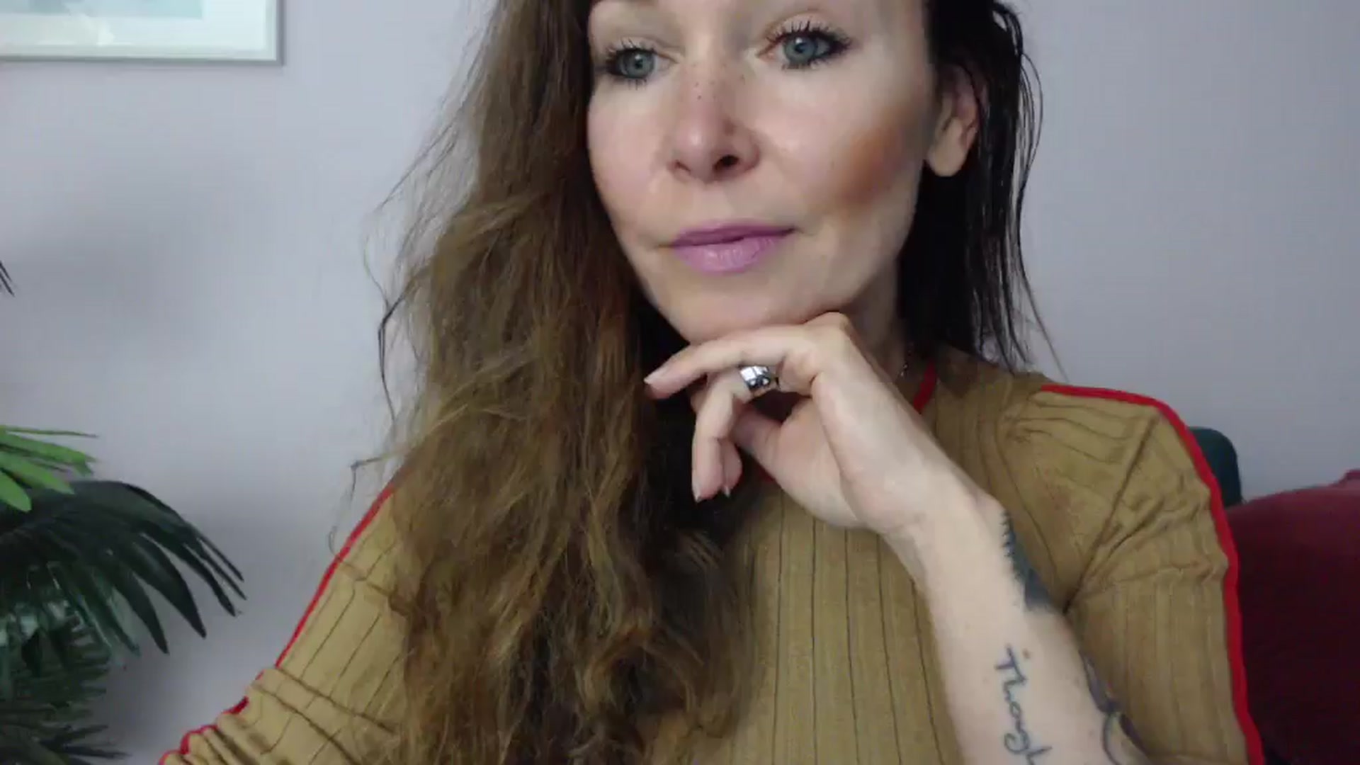 Gallery image thumbnail from Delilah_sweet's myfreecams stream on, 06/16/2025, 16:14 image 15 of 20
