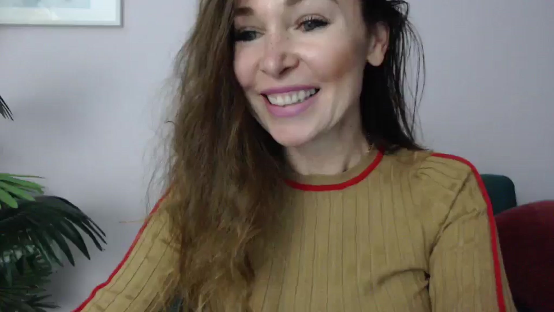 Gallery image thumbnail from Delilah_sweet's myfreecams stream on, 06/16/2025, 18:07 image 6 of 20