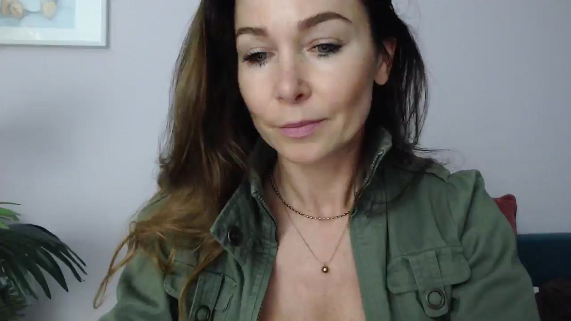 Gallery image thumbnail from Delilah_sweet's myfreecams stream on, 06/18/2025, 15:46 image 1 of 20