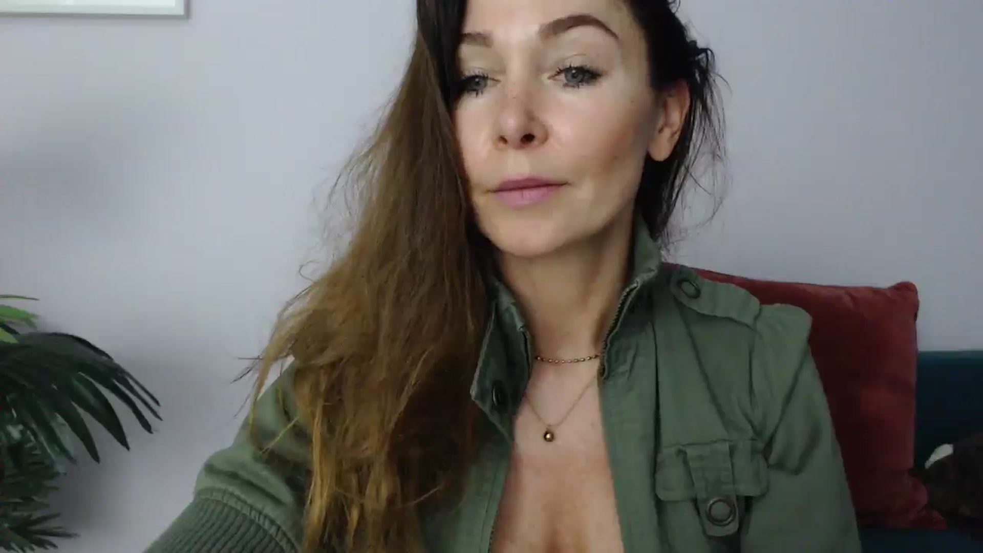 Gallery image thumbnail from Delilah_sweet's myfreecams stream on, 06/18/2025, 16:18 image 13 of 20