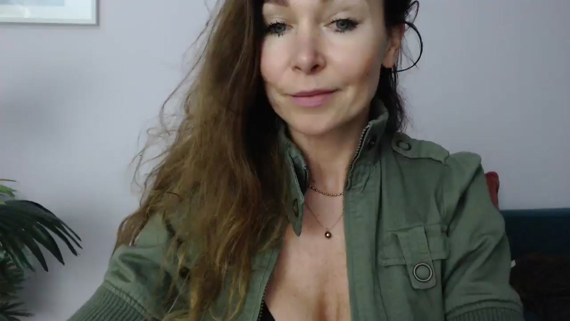 Gallery image thumbnail from Delilah_sweet's myfreecams stream on, 06/18/2025, 17:48 image 8 of 20