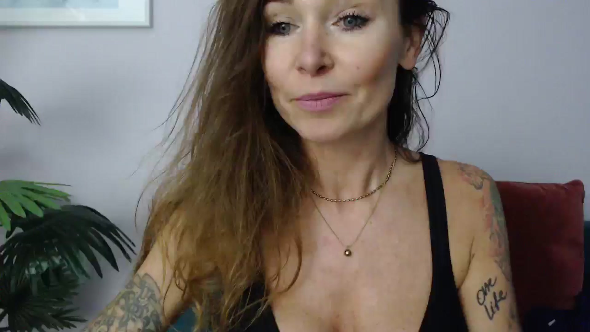 Gallery image thumbnail from Delilah_sweet's myfreecams stream on, 06/24/2025, 16:48 image 11 of 20
