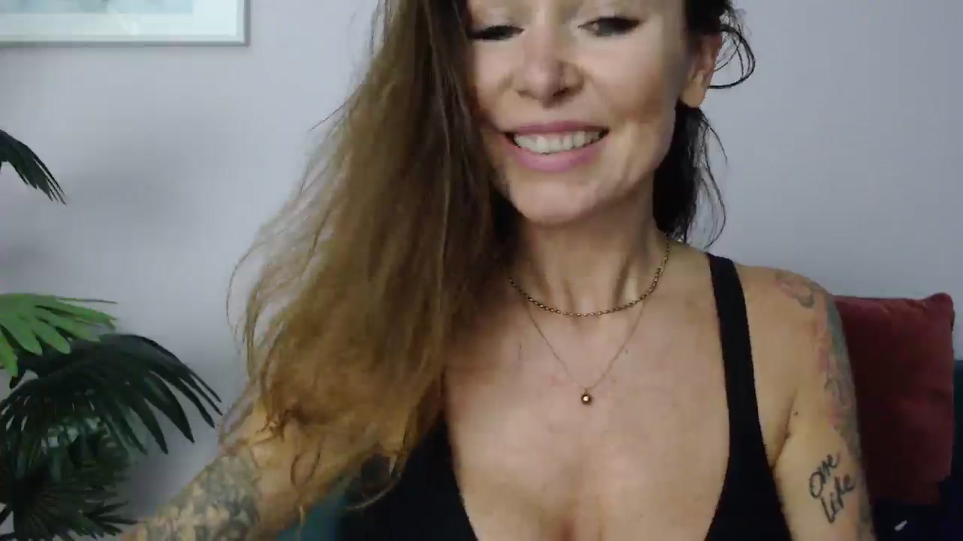 Gallery image thumbnail from Delilah_sweet's myfreecams stream on, 06/24/2025, 16:48 image 7 of 20