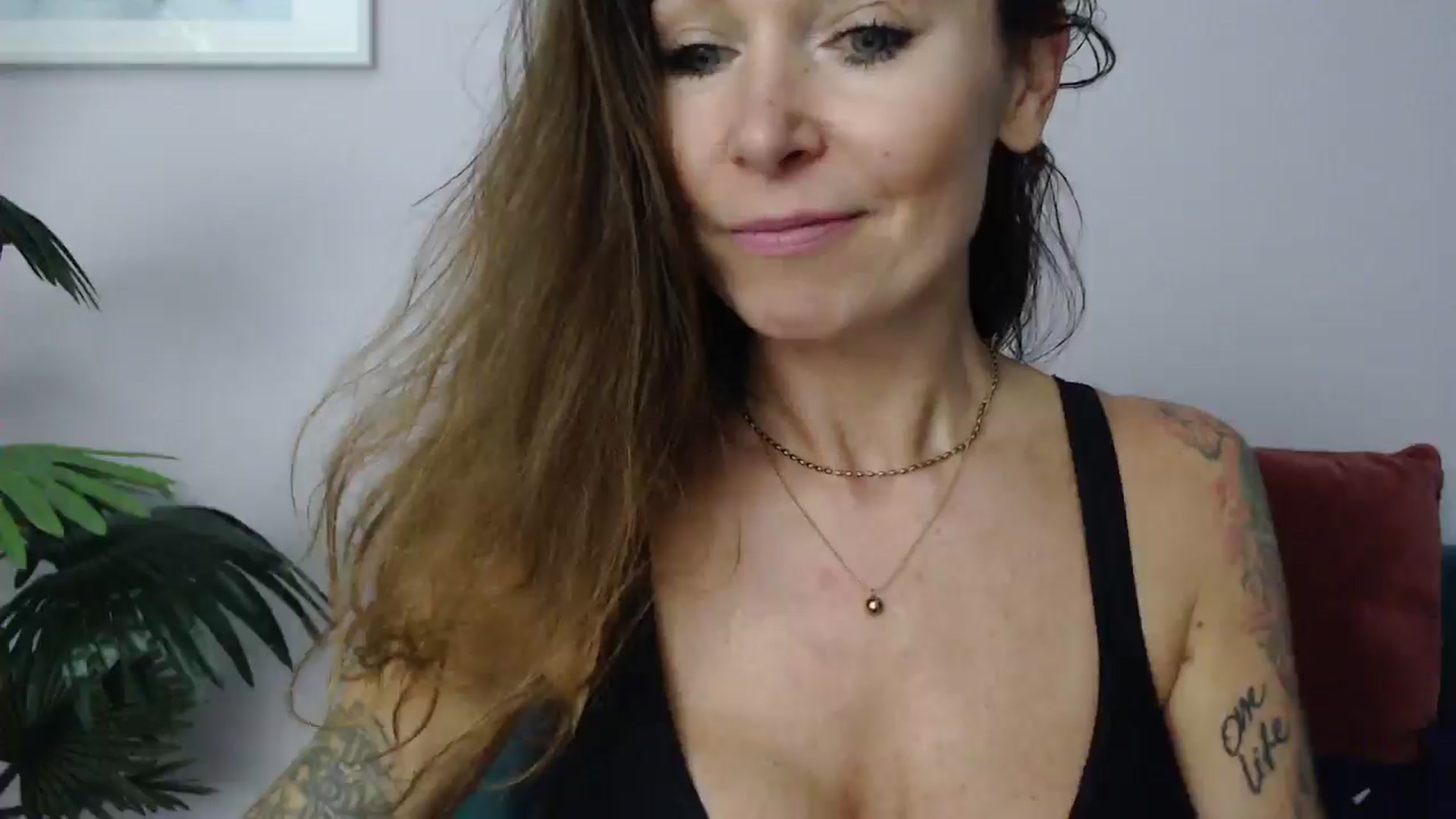 Gallery image thumbnail from Delilah_sweet's myfreecams stream on, 06/24/2025, 16:48 image 6 of 20