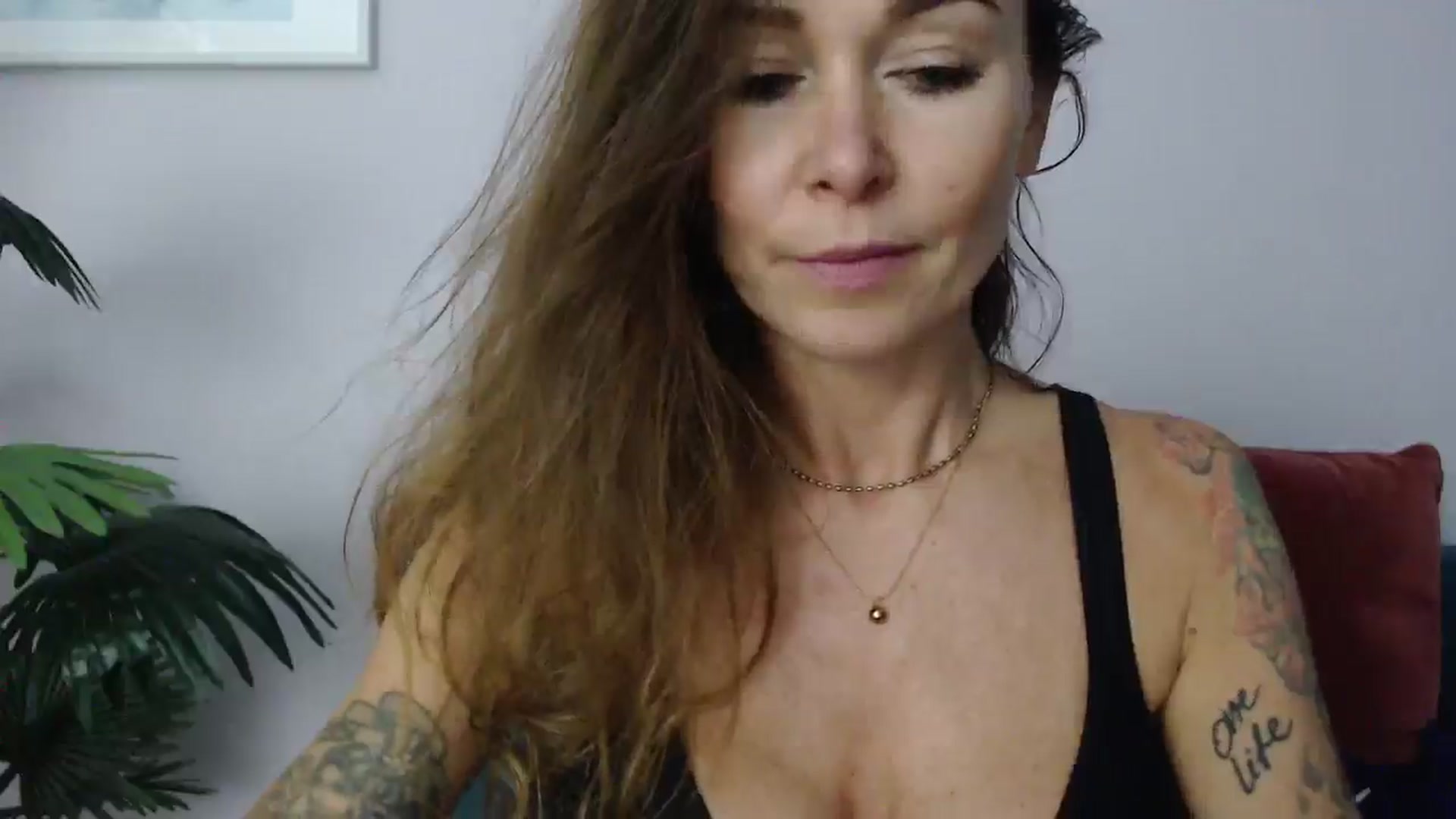 Gallery image thumbnail from Delilah_sweet's myfreecams stream on, 06/24/2025, 16:48 image 9 of 20