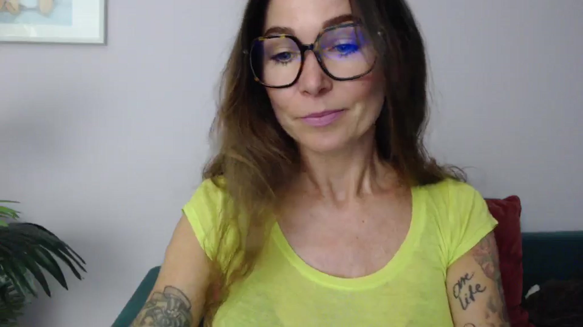 Gallery image thumbnail from Delilah_sweet's myfreecams stream on, 07/01/2025, 16:00 image 4 of 20