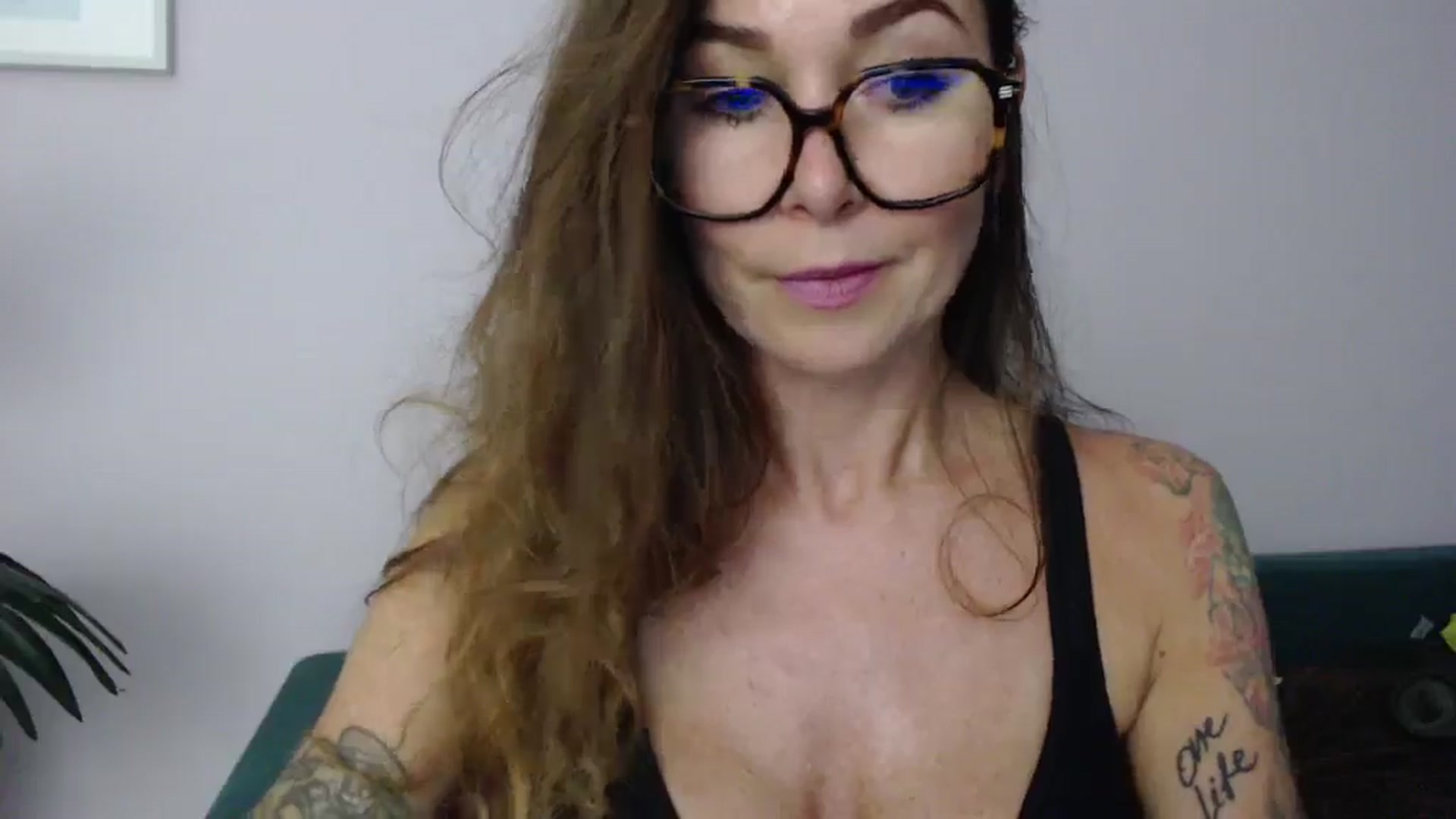 Gallery image thumbnail from Delilah_sweet's myfreecams stream on, 07/01/2025, 17:51 image 15 of 20