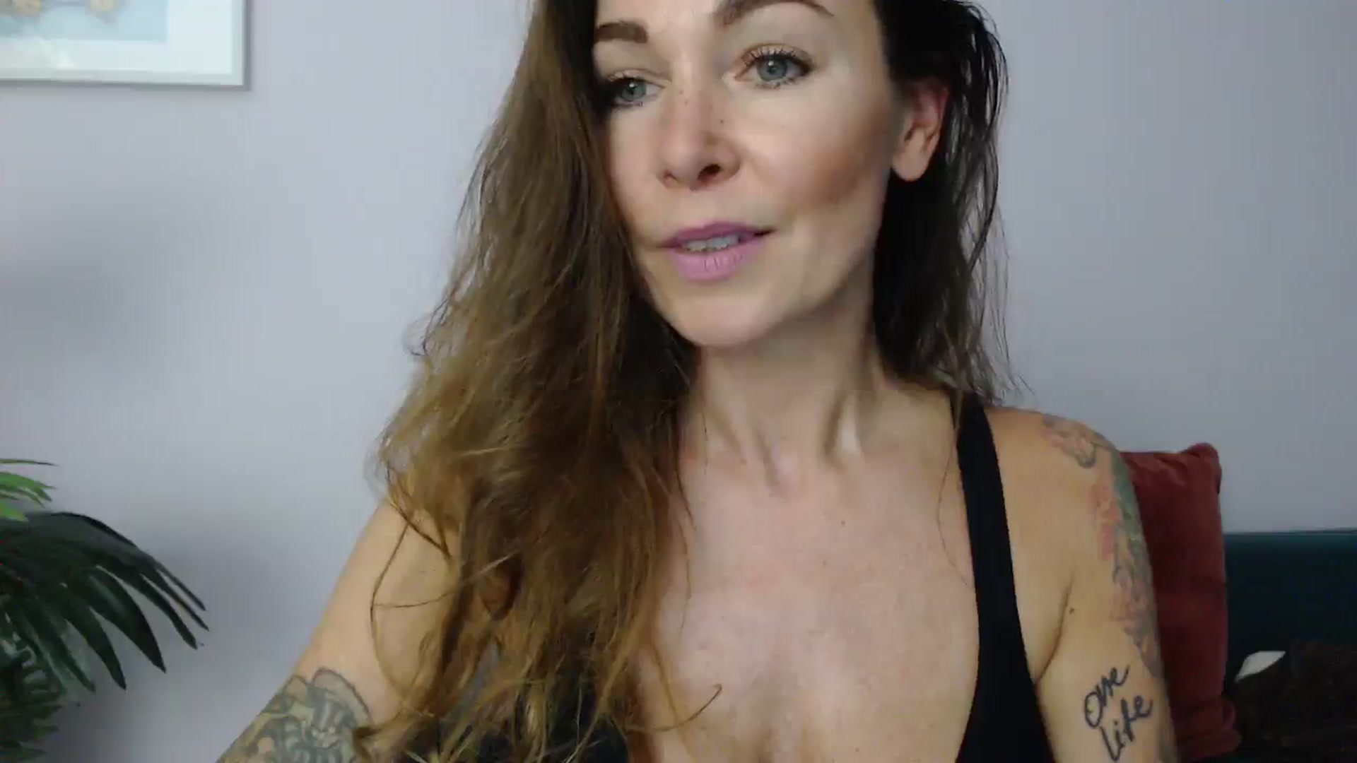 Gallery image thumbnail from Delilah_sweet's myfreecams stream on, 07/02/2025, 16:26 image 12 of 20