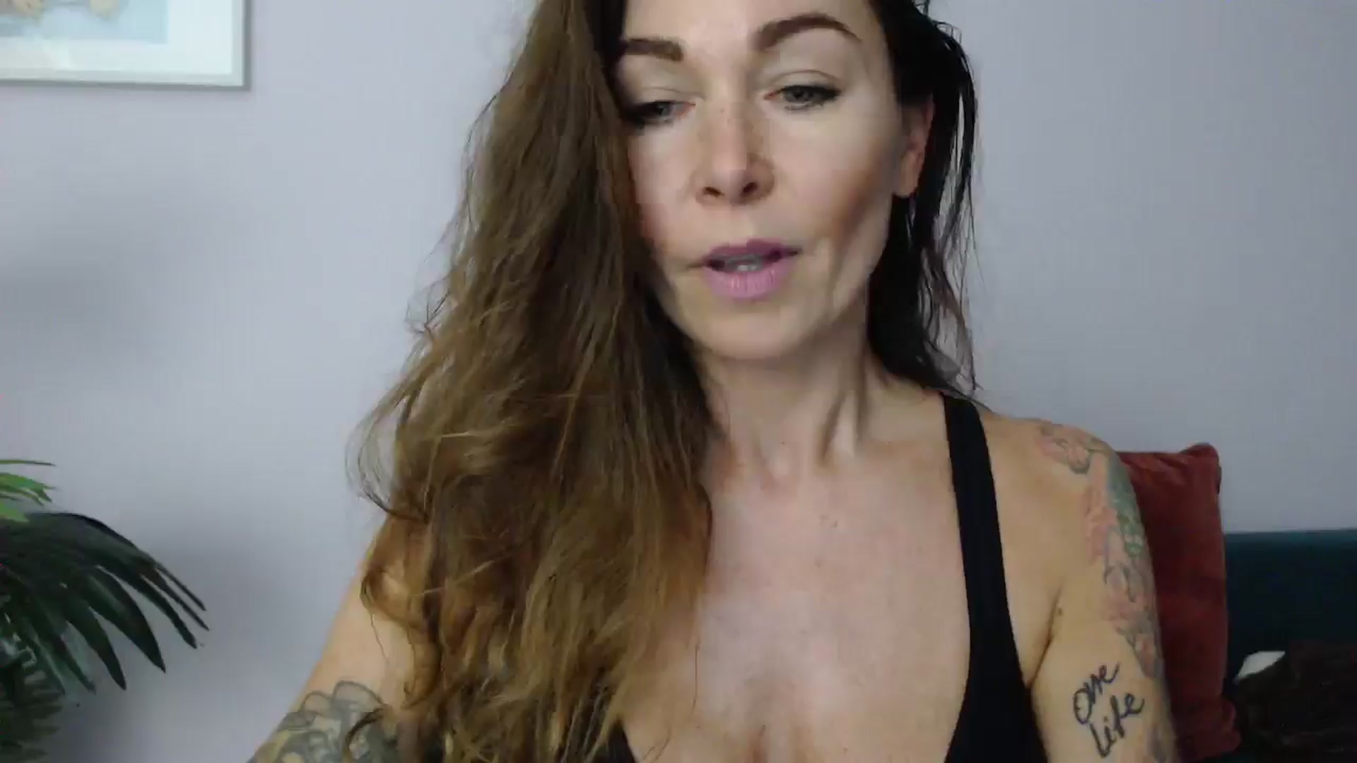 Gallery image thumbnail from Delilah_sweet's myfreecams stream on, 07/02/2025, 16:26 image 14 of 20