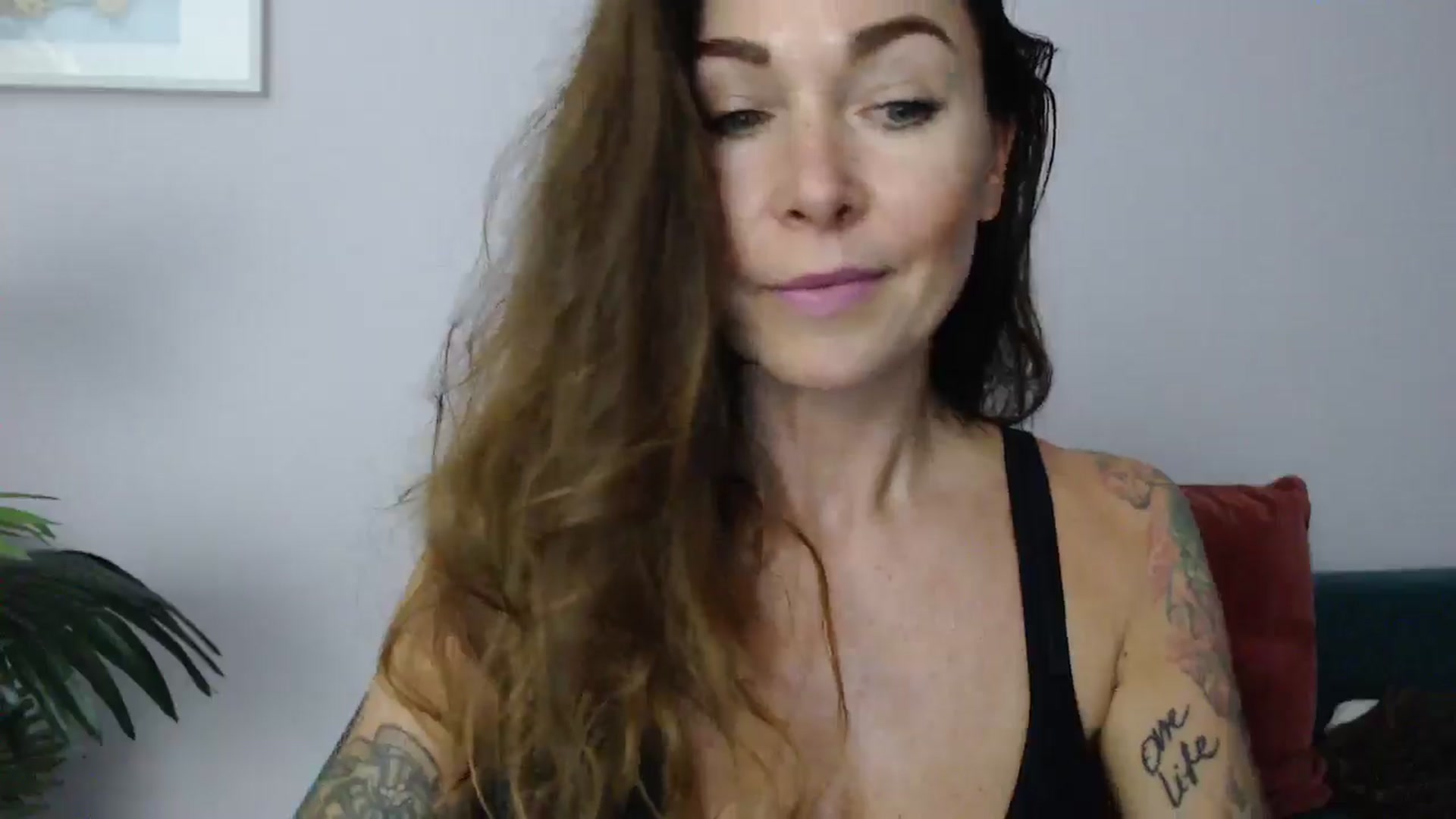 Gallery image thumbnail from Delilah_sweet's myfreecams stream on, 07/02/2025, 16:26 image 15 of 20